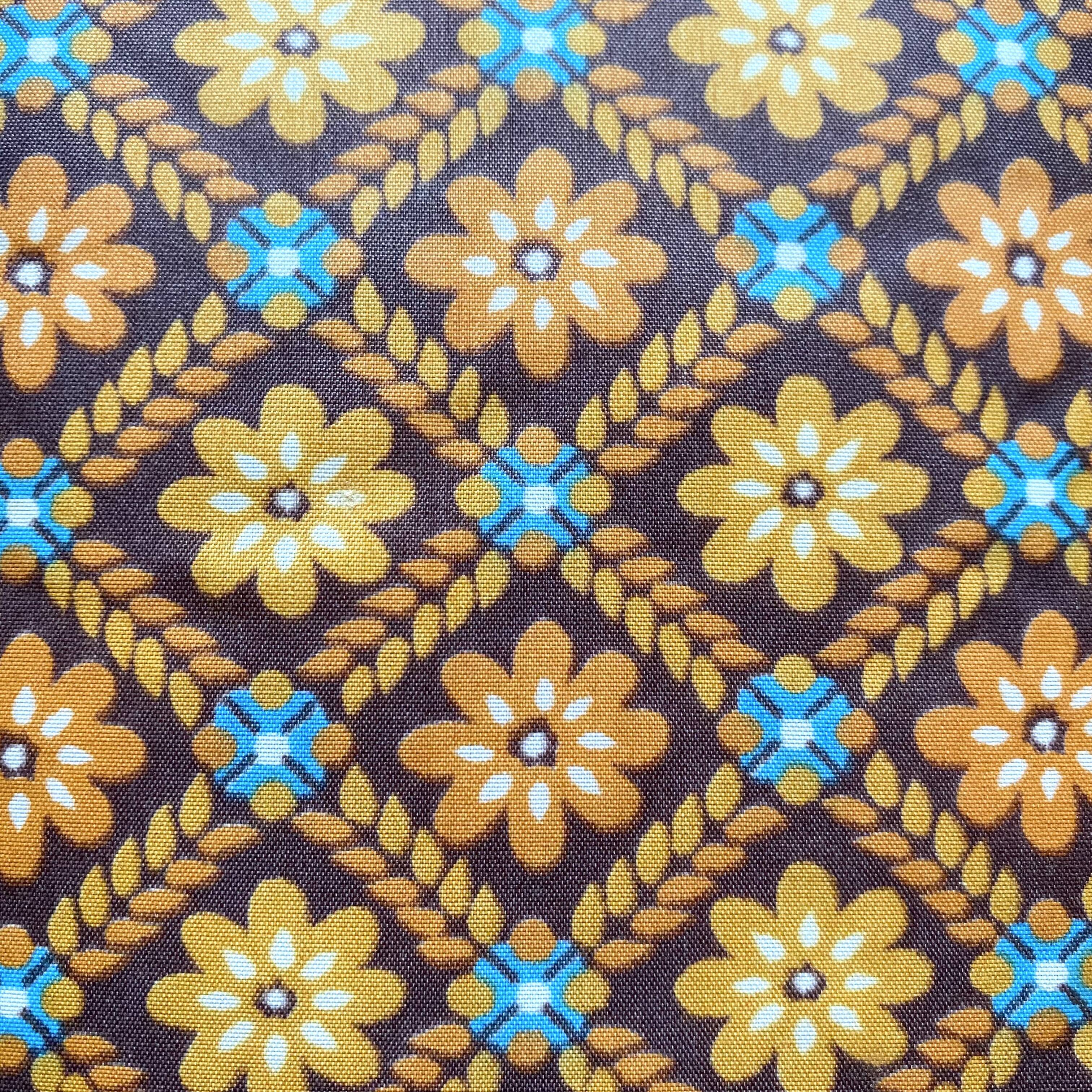 Coussins vintage seventies fleuris