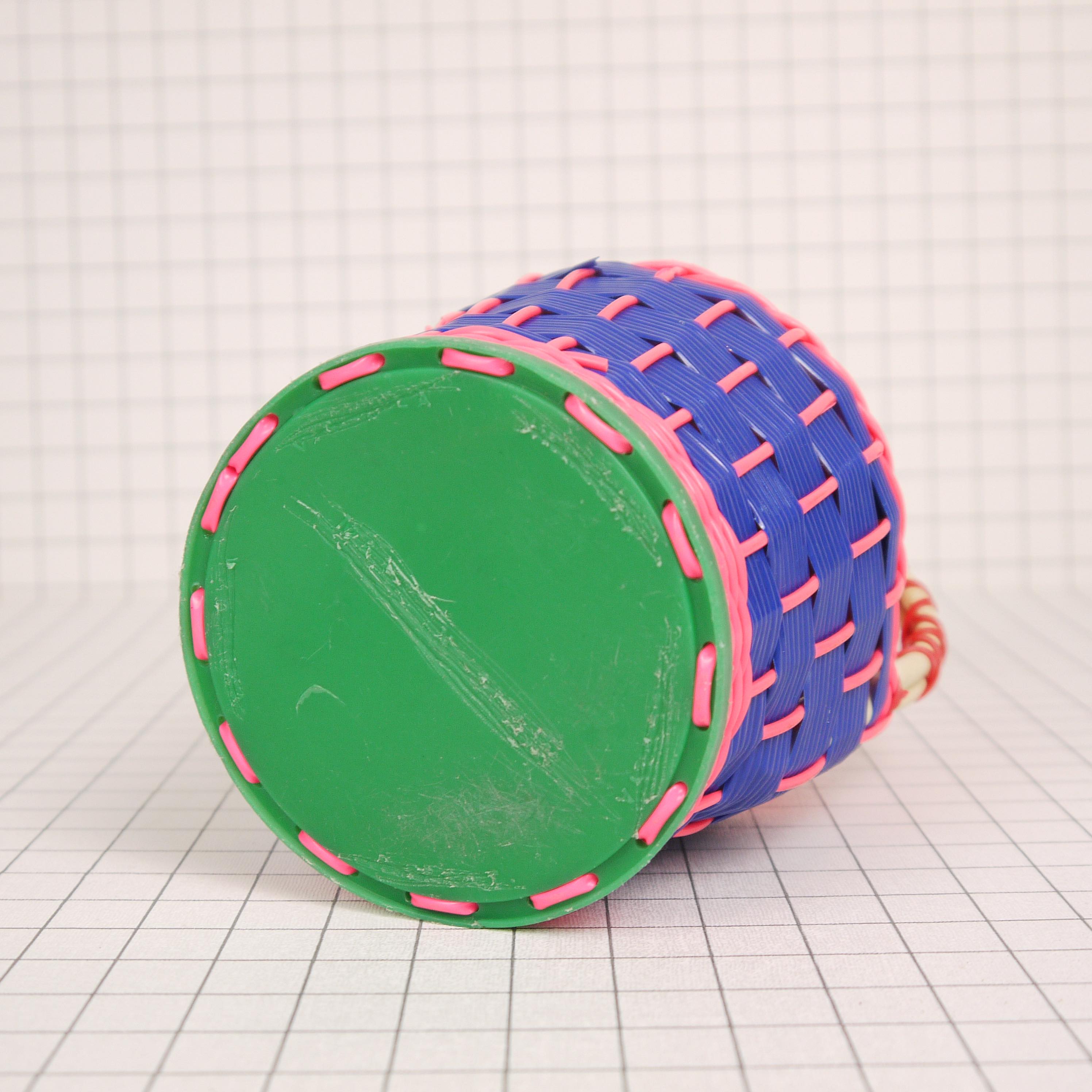 Scoubidou pink and blue bottle