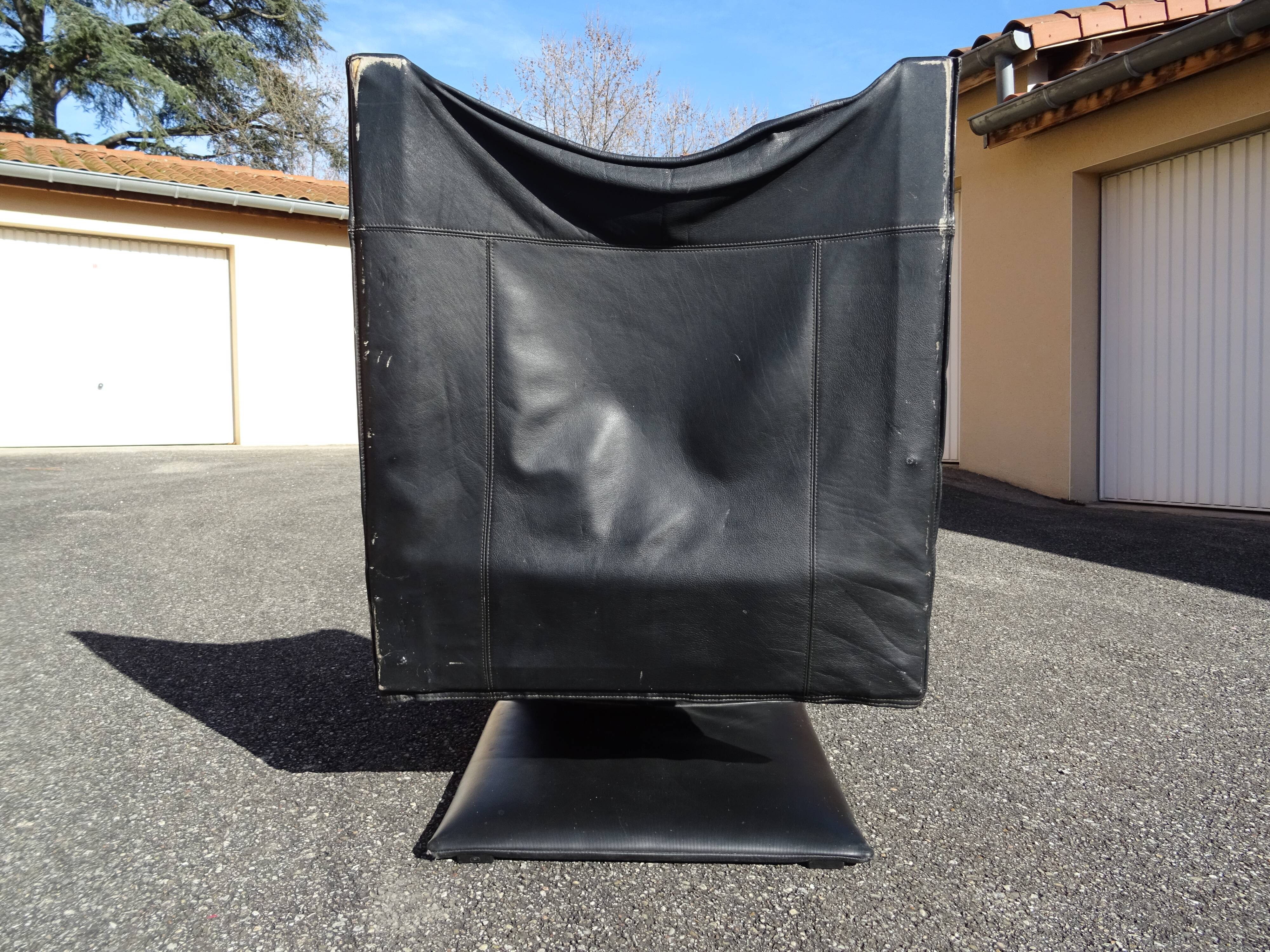 Leather armchair model Zen Claude Brisson Line Roset year 80