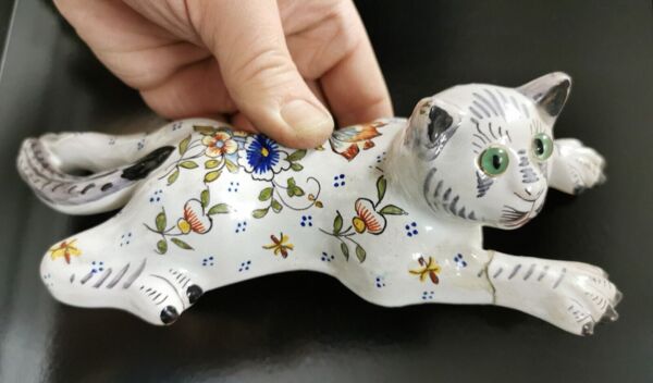 Bouquetière d'applique chat faïence desvres géo martel décor fleurs