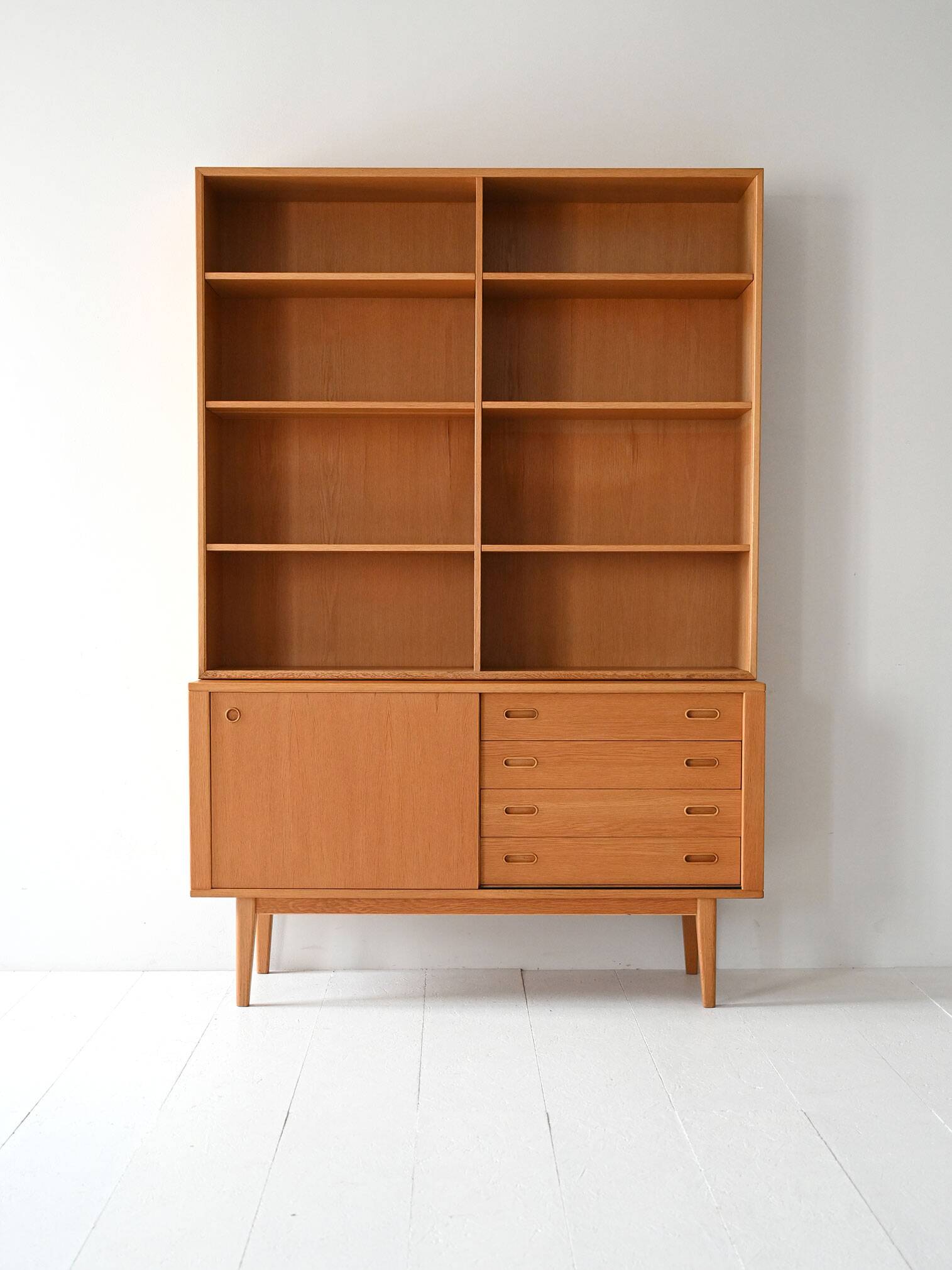 Bibliothèque de rangement vintage scandinave en chêne