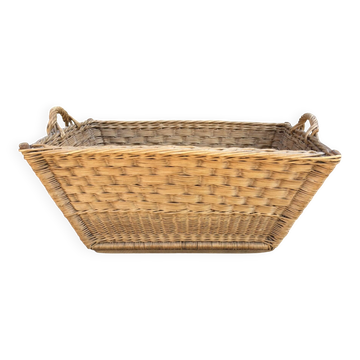 Old basket with 2 handles