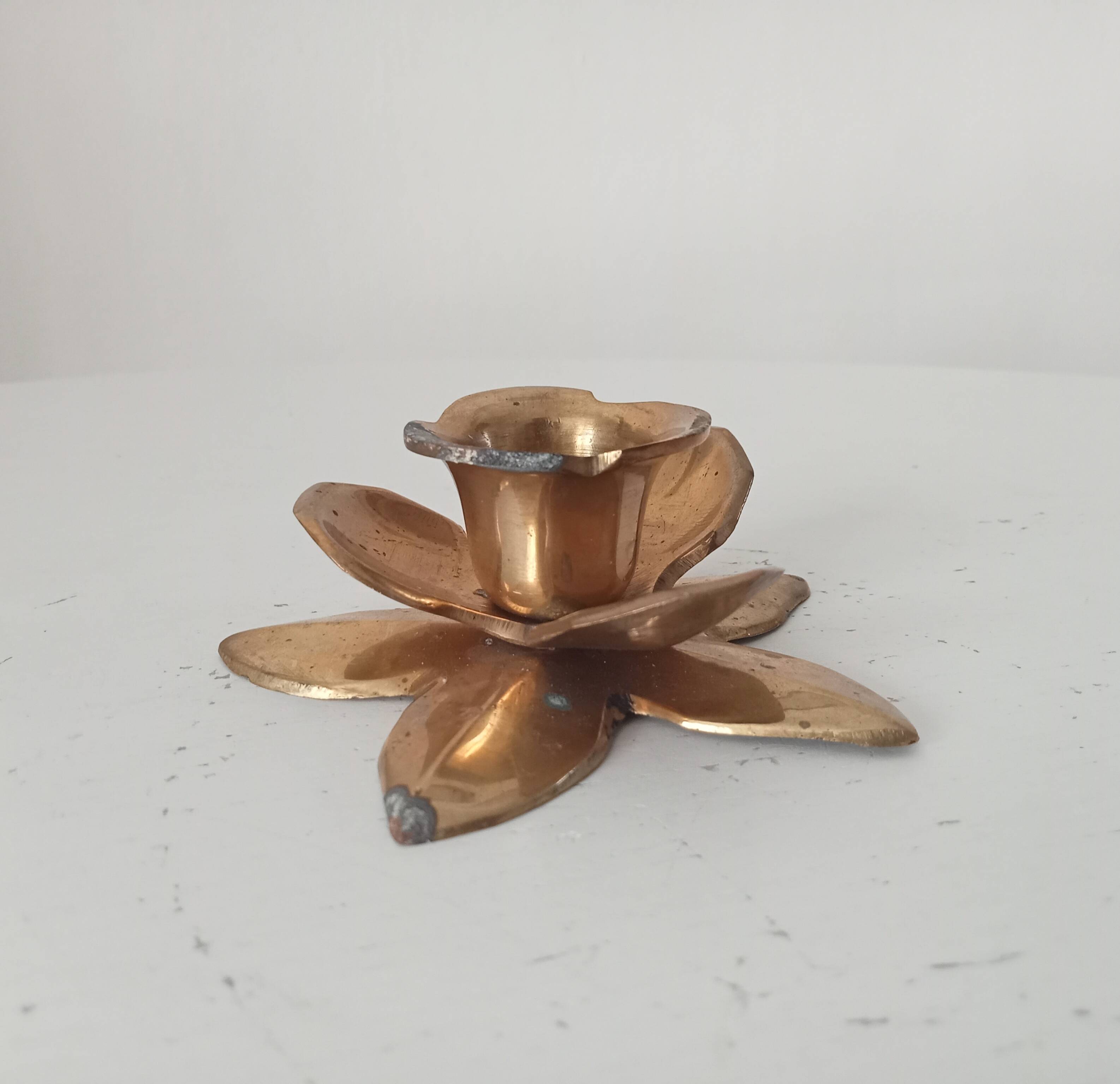 Bougeoir fleur vintage en laiton doré