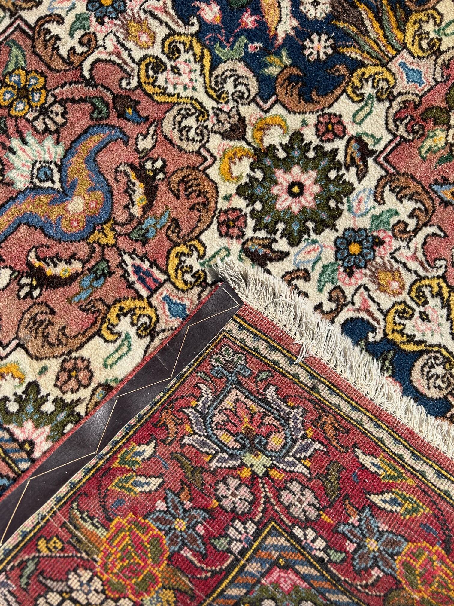 oriental rug with bird decoration 150/205cm