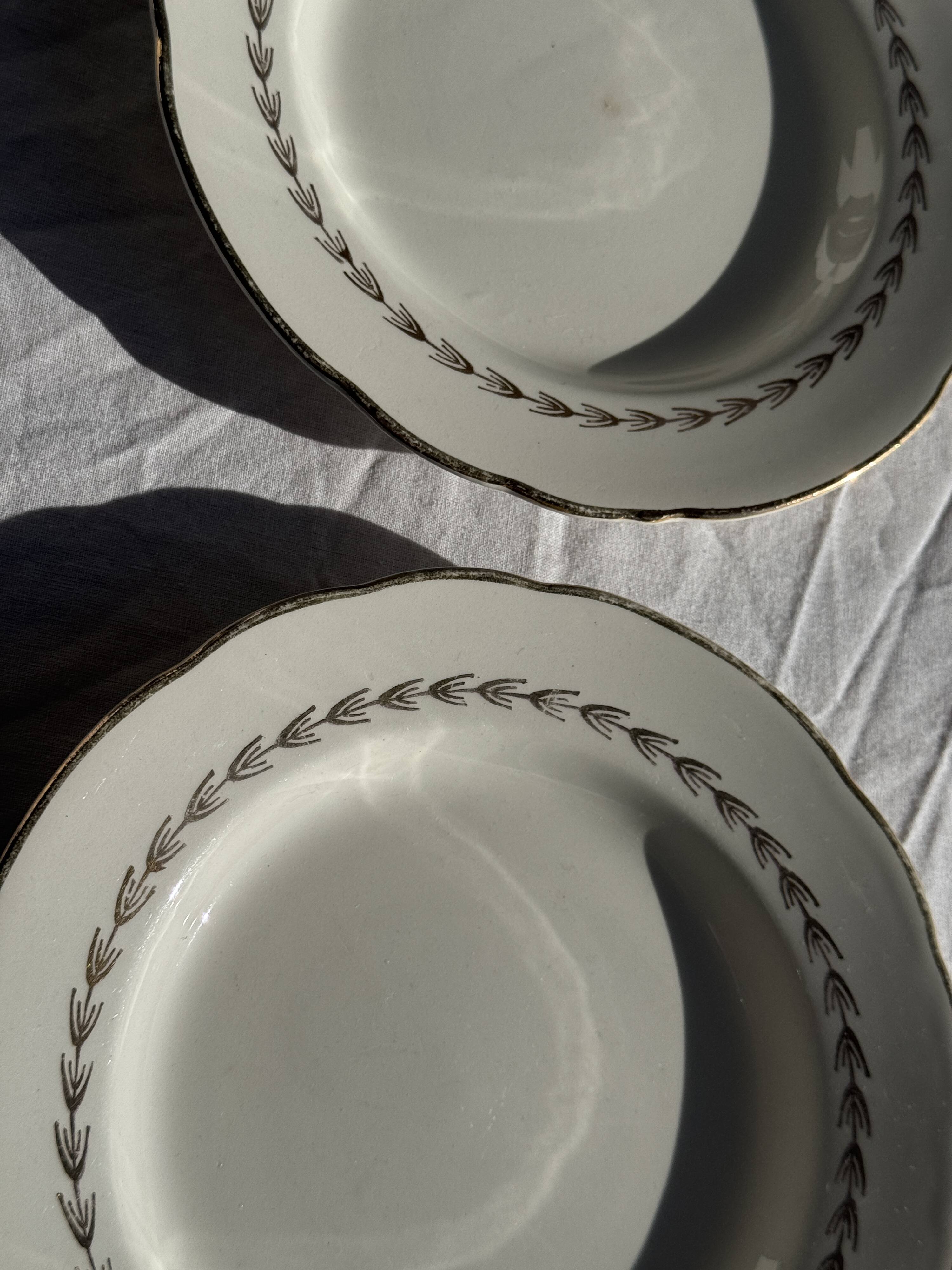 Set of 2 dessert plates with gold trim Gien Quimper D19
