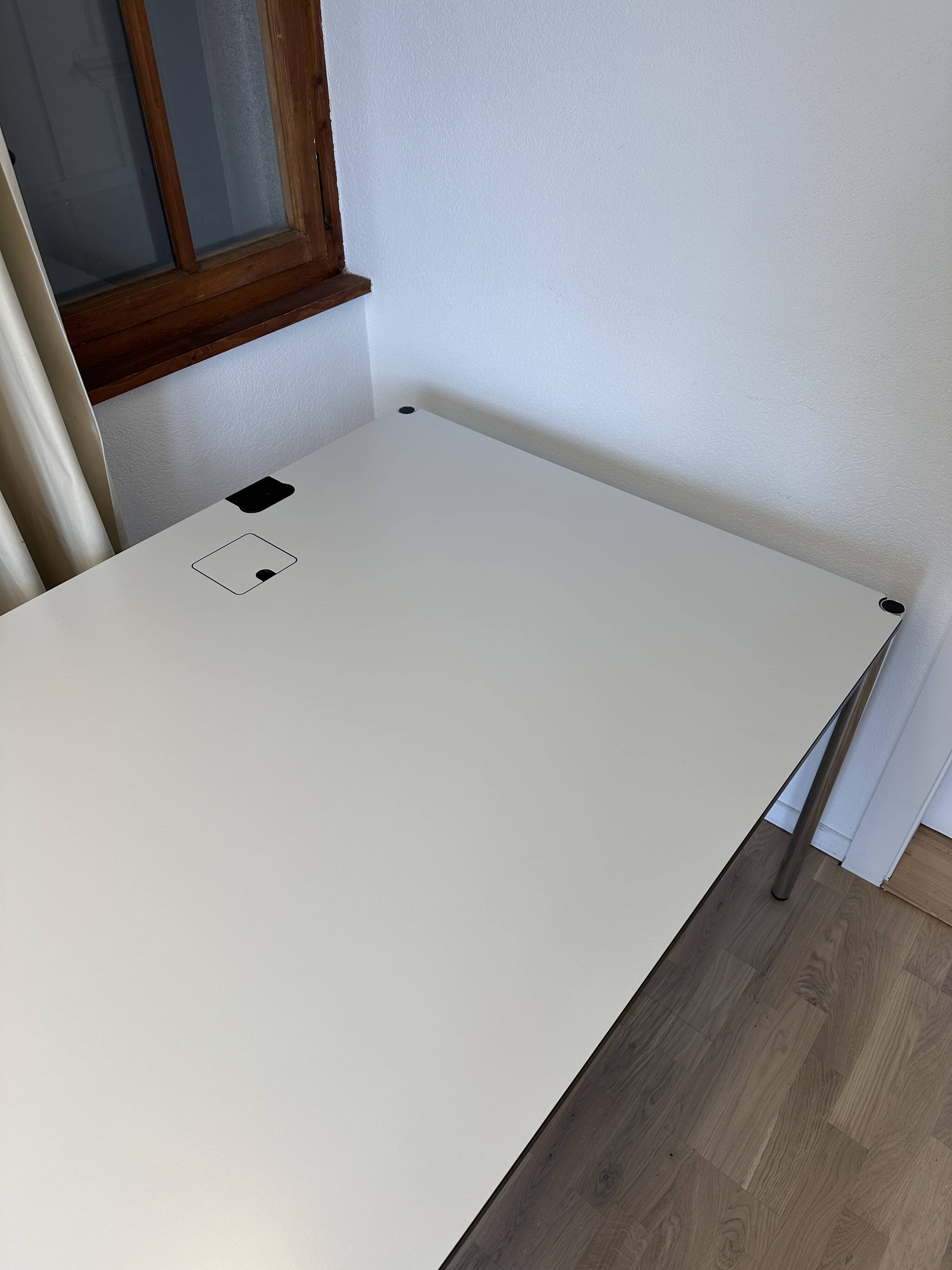 Usm haller advanced desk/table in pearl grey laminate