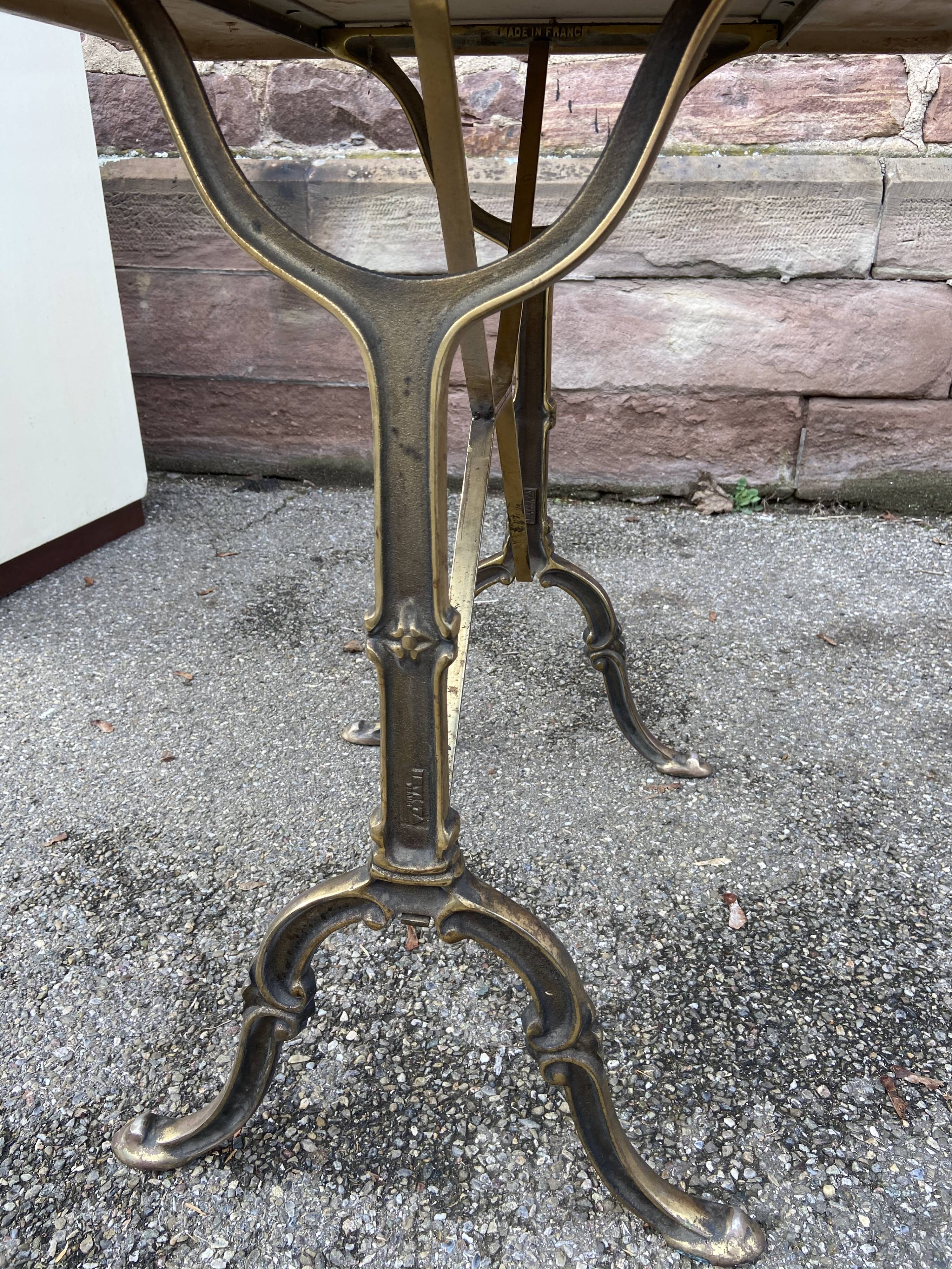 Table bistro Parisian Mid-century French Paris bistro table