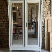 Armoire ancienne avec miroir
