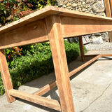Farm table