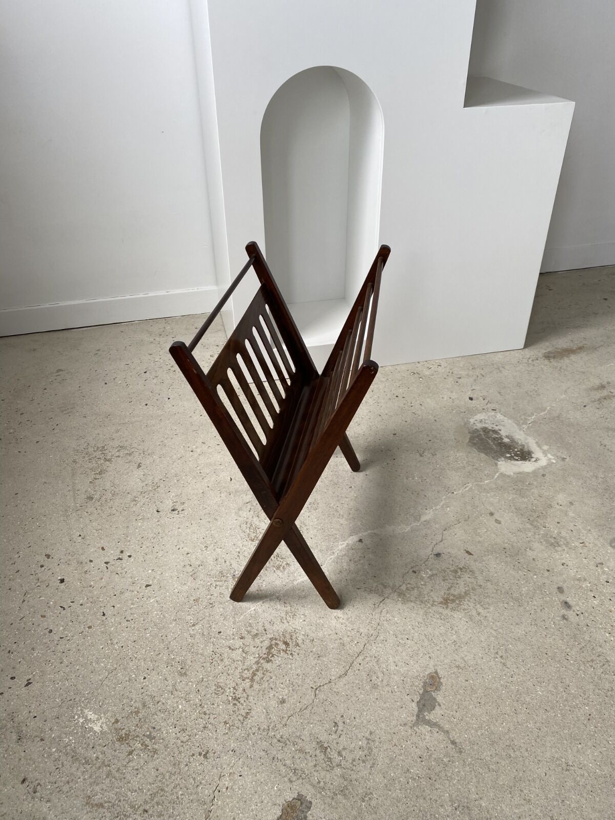 Magazine holder  design Cees Braakman edition Pastoe