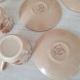 Coffee service coffee maker and cups