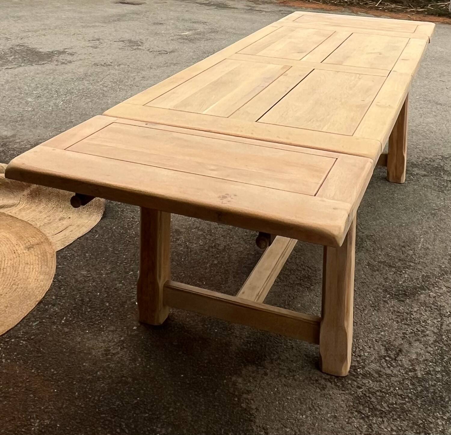 Large renovated antique table made of raw solid oak with 2 extensions, measuring 2.92m.