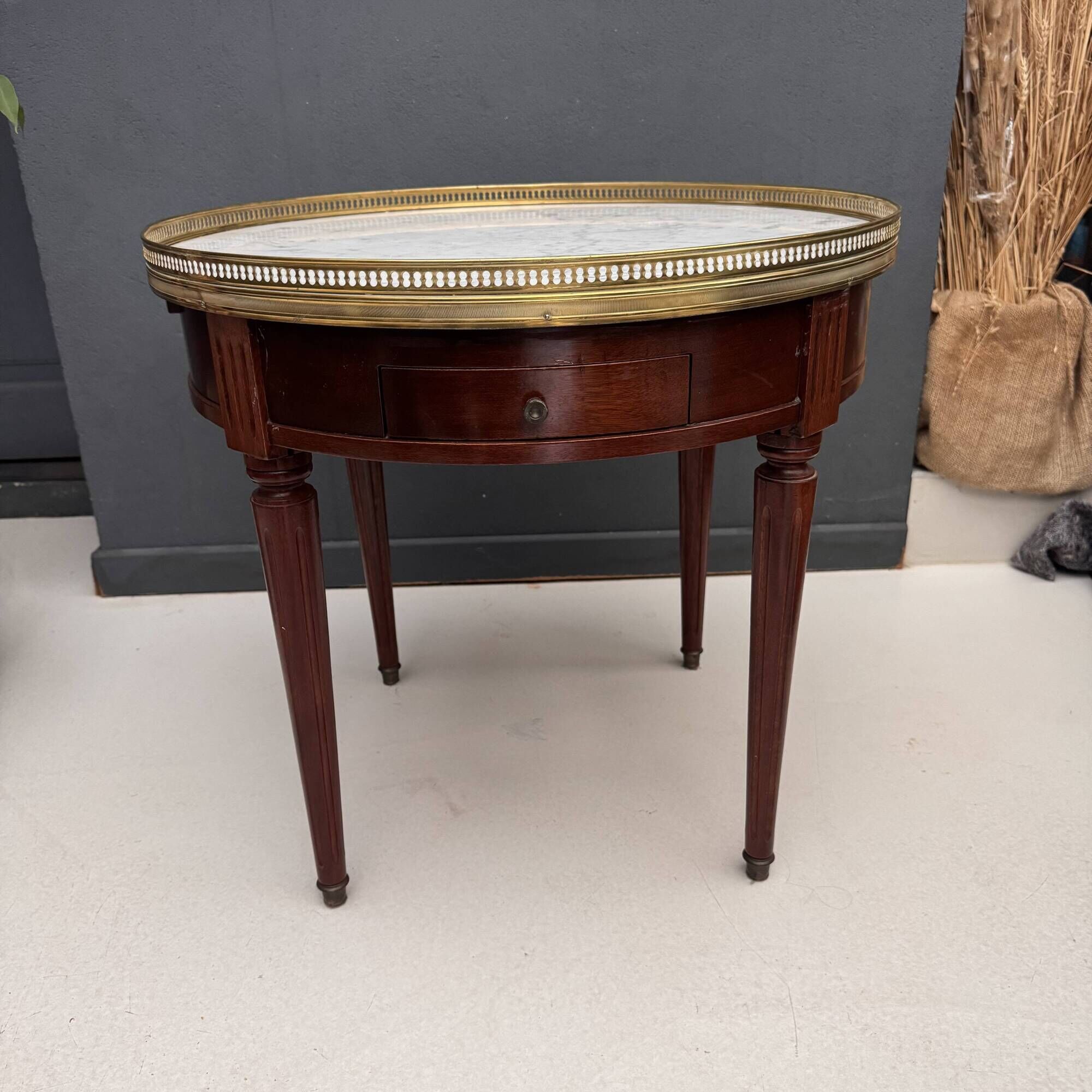 Louis XVI style bouillotte table in mahogany and white marble - Ø 60 cm