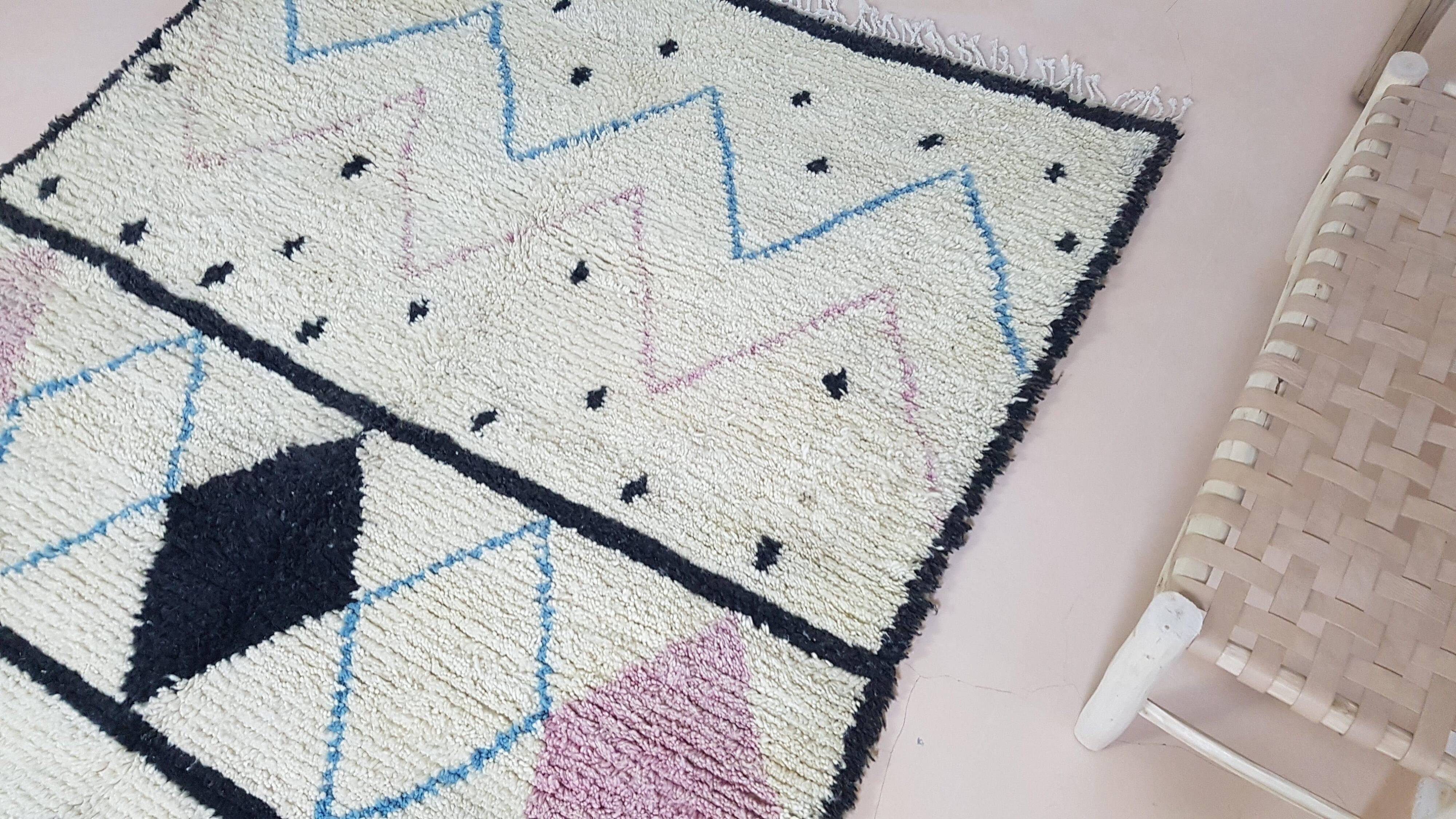 Large Azilal rug, 295 x 190 cm