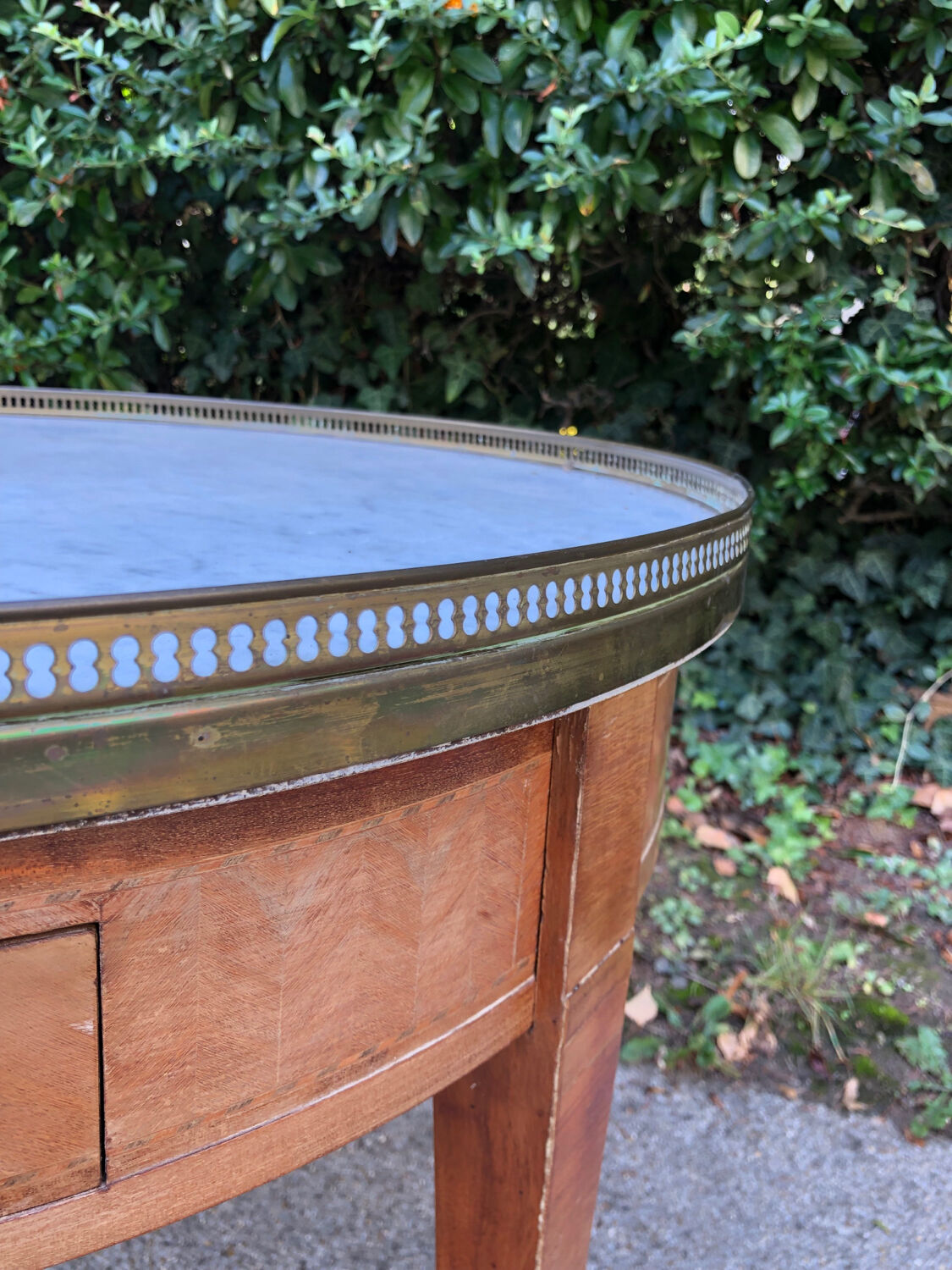 Hot water bottle table with marble