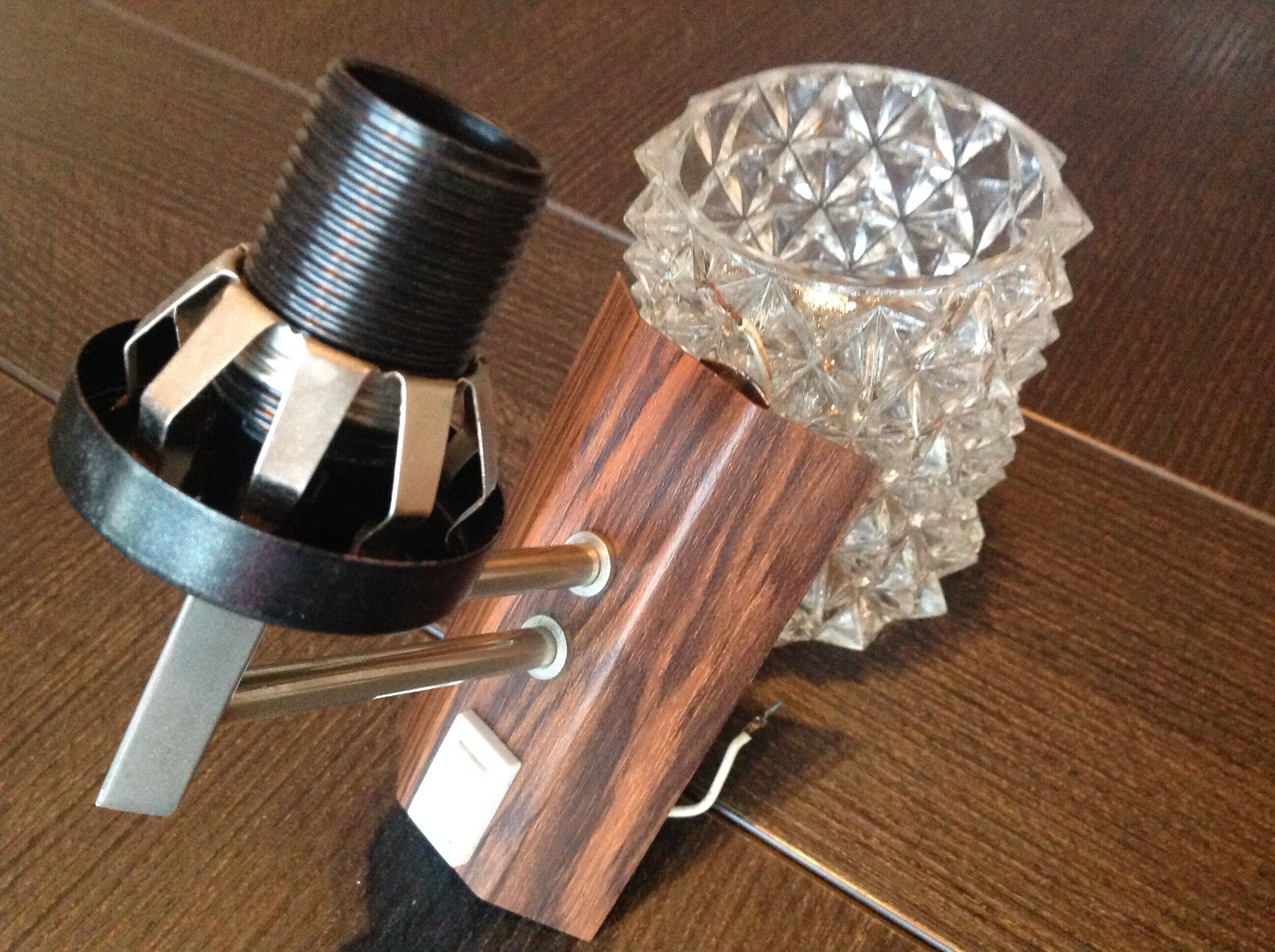 Structured glass wall lamp / vintage 60s-70s