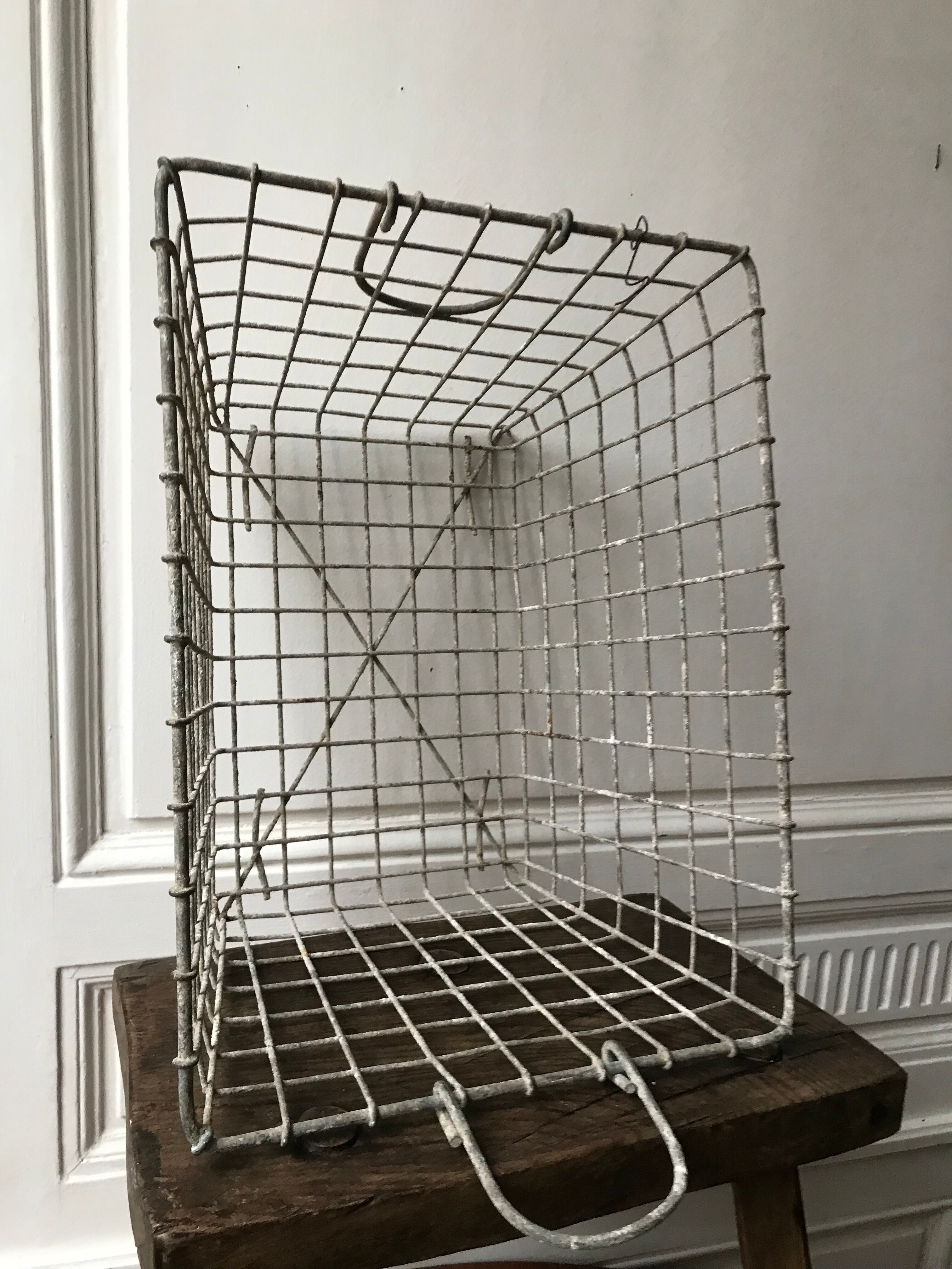 Panière metal patinée