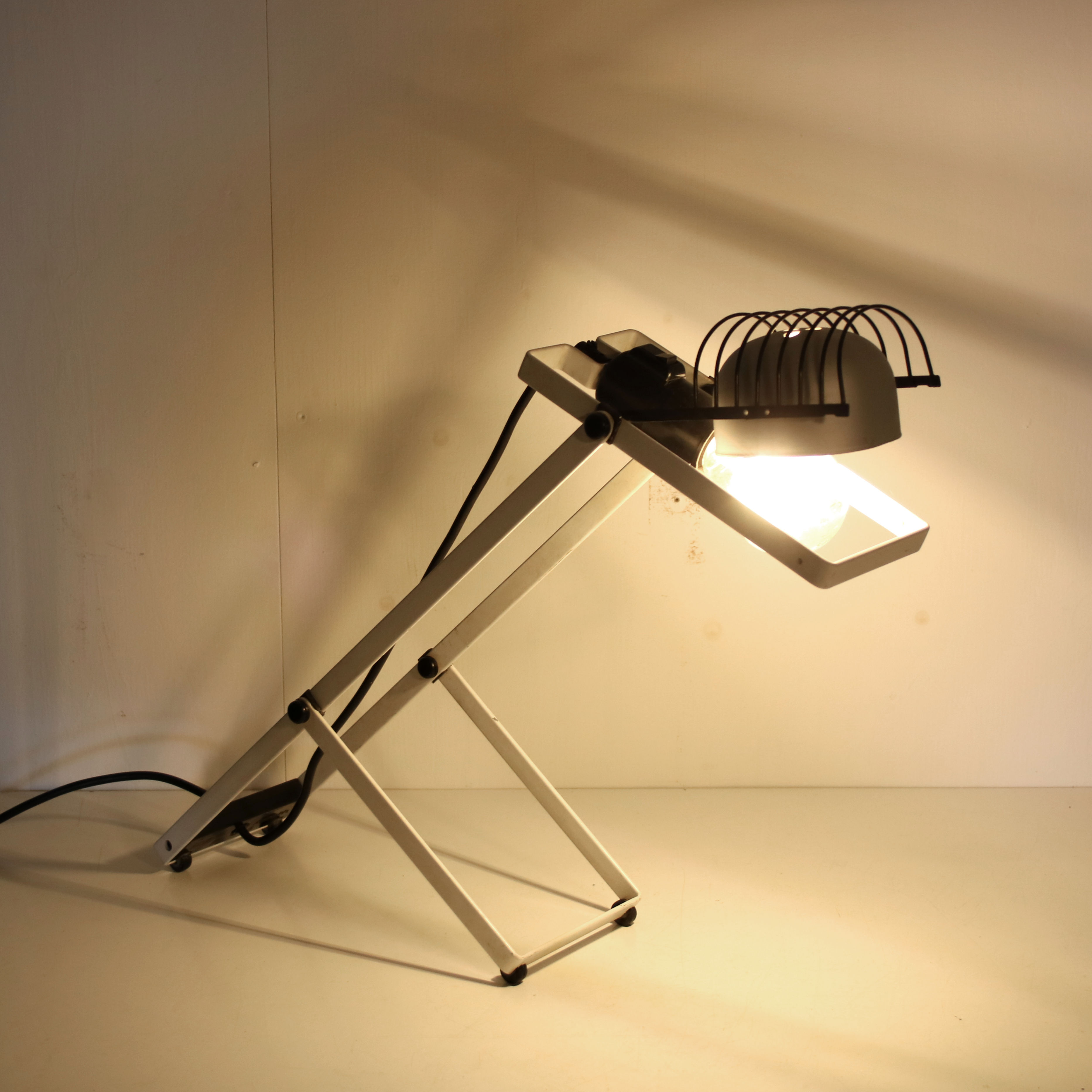 1980s “Synthesi” Table lamp by Ernesto Gismondi for Artemide, Italy