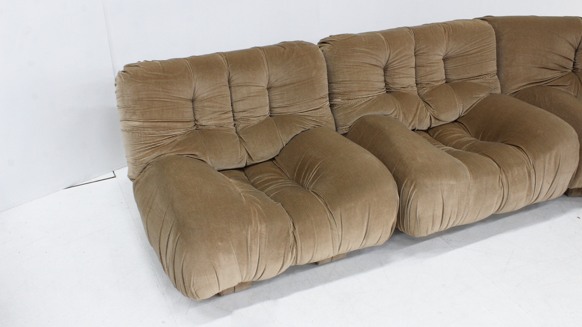 Vintage Italian curved modular sofa by Rossi di Albizzate 1970s