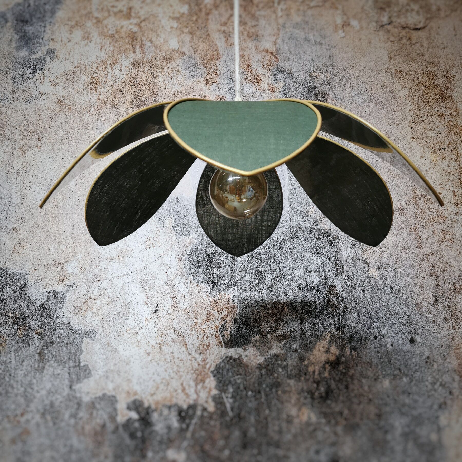 Suspension flower 6 petals in fir green linen