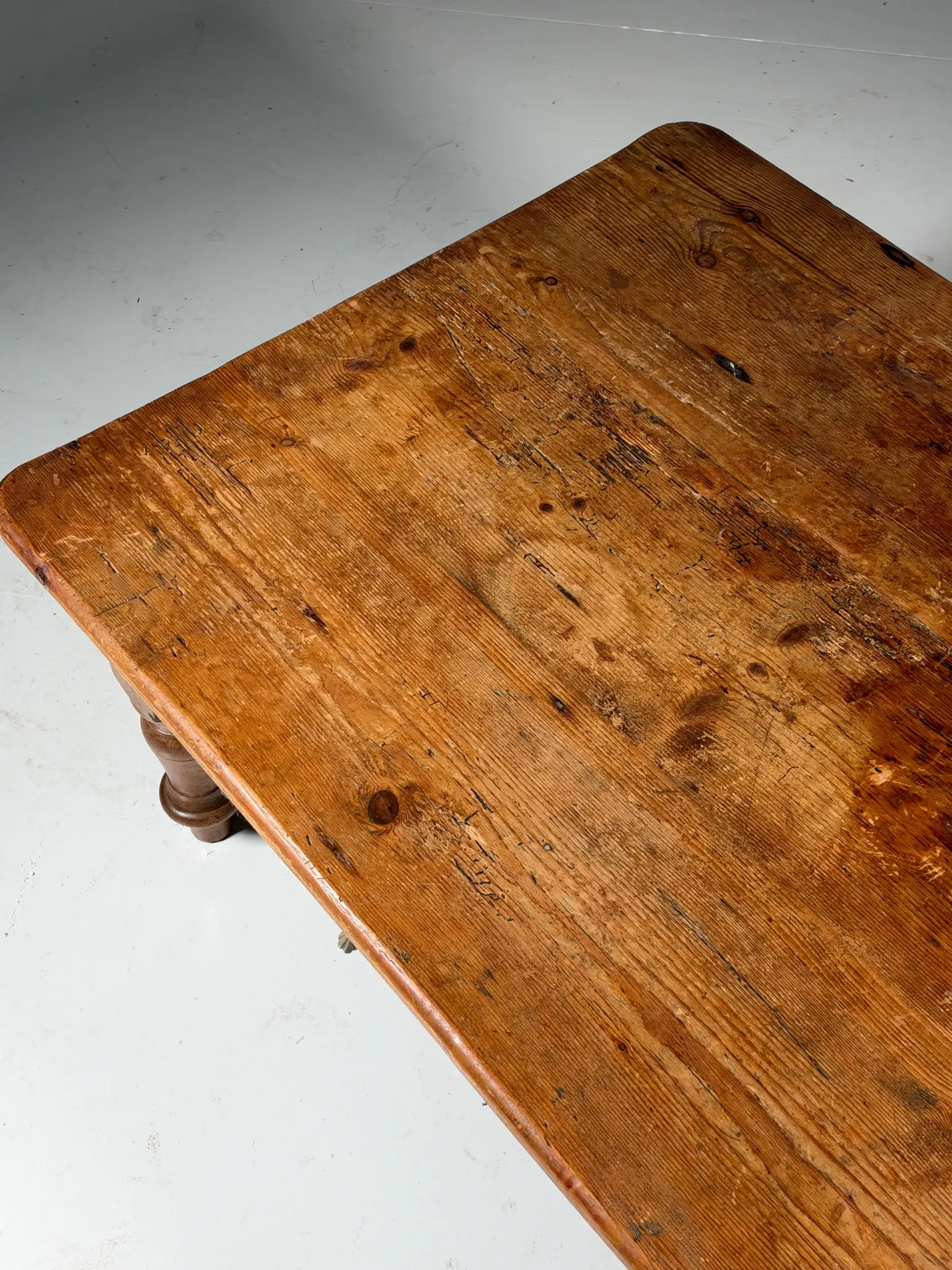 Pine coffee table country style