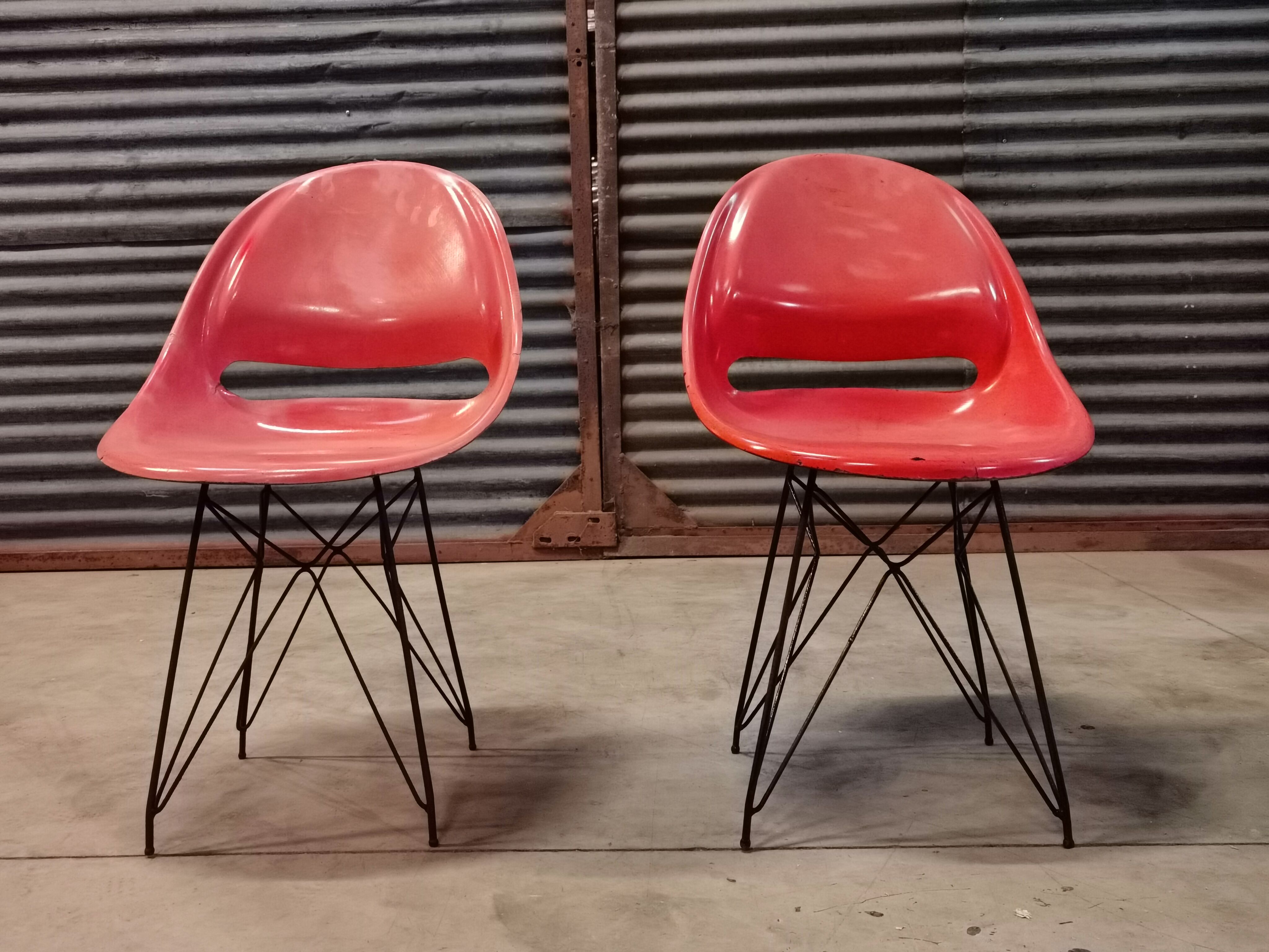 Pair of red chairs by Miroslav Navràtil for Vertex 1959