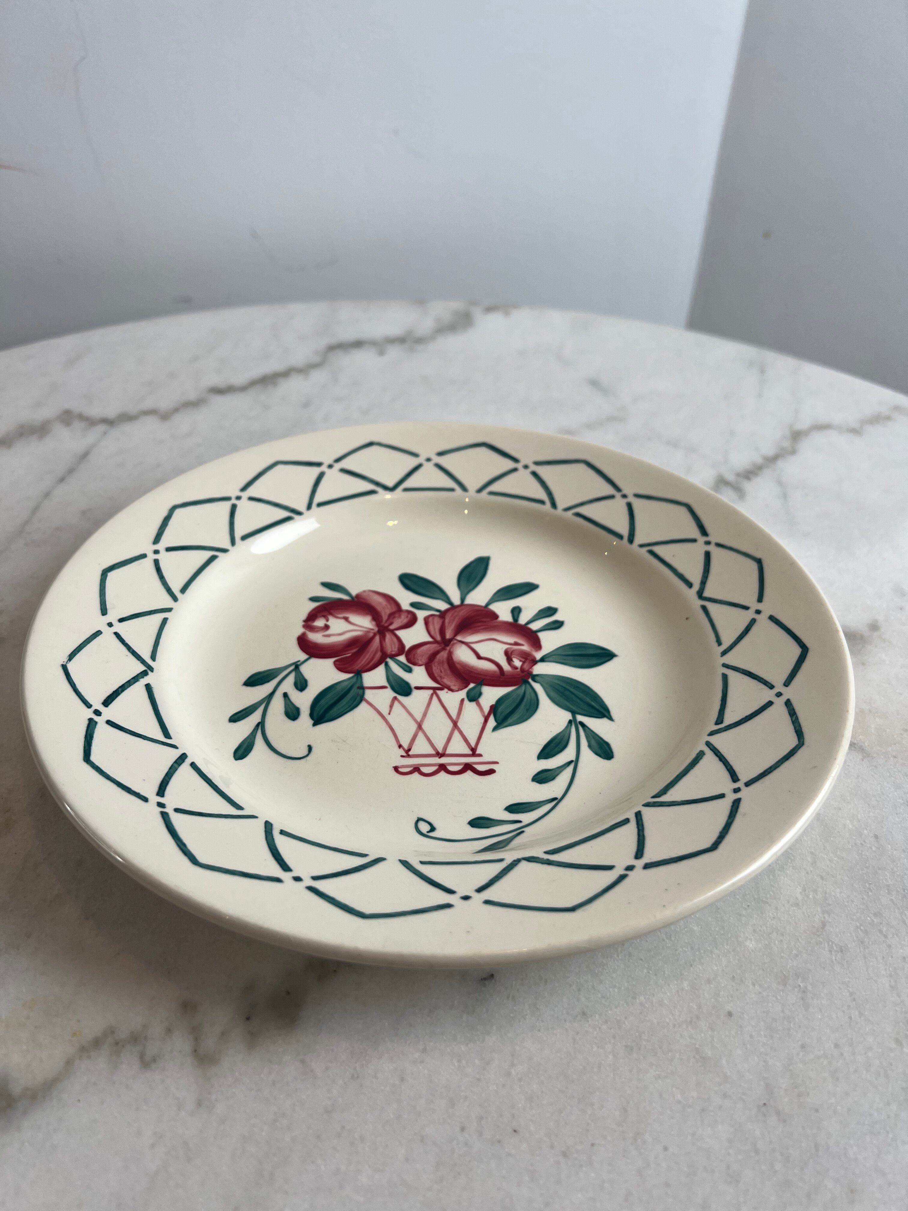 Assiette peinte à la main plate terre de fer Sarreguemines Pergola