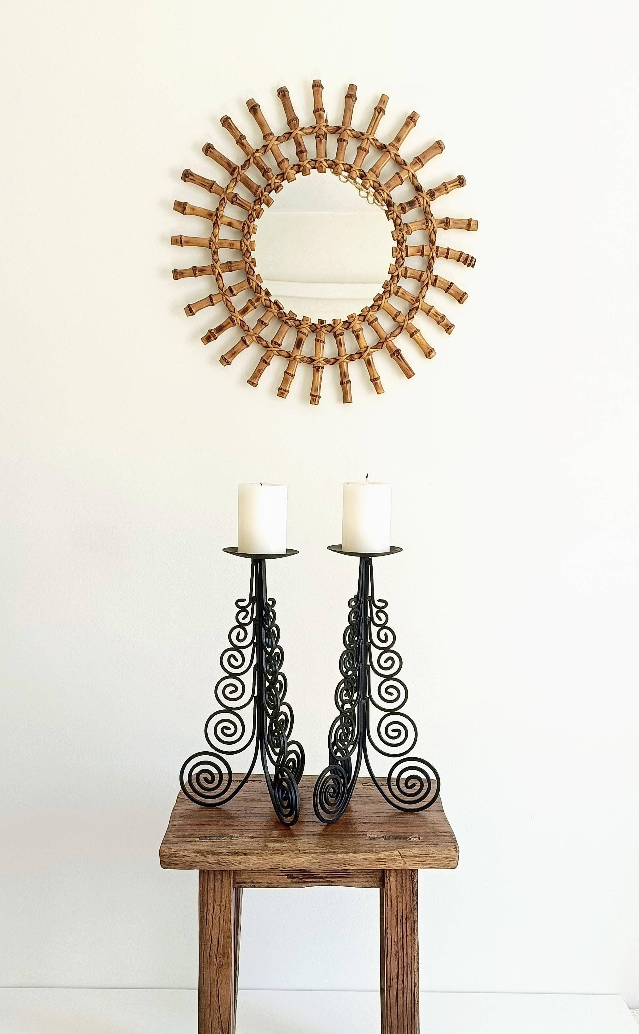 Paire de candélabres en fer forgé à la main, Espagne, vers les années 1970.