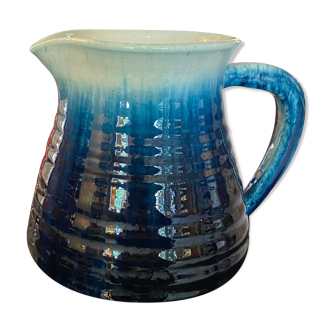 Ceramic pitcher Accolay