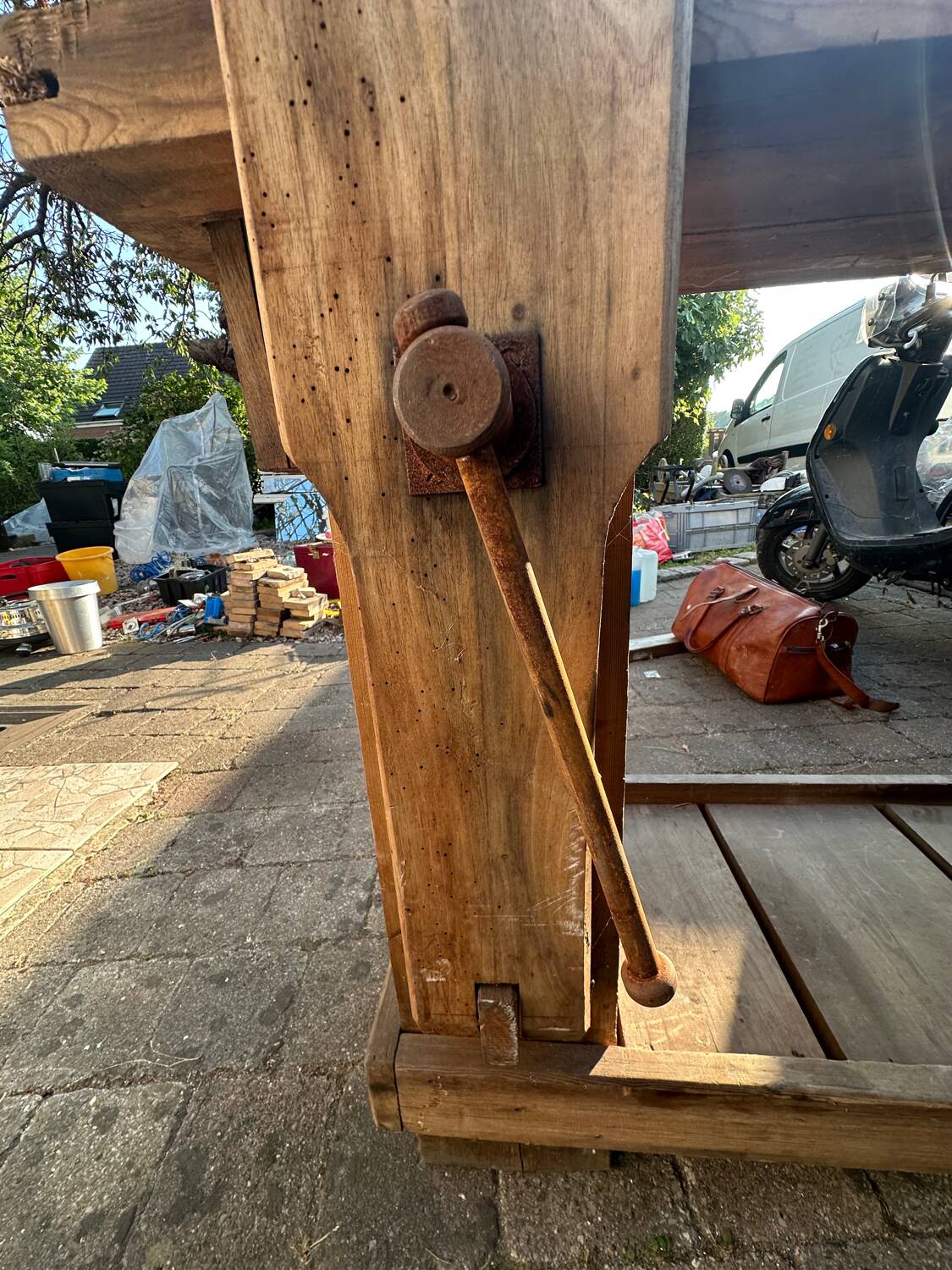 Carpenter's workbench decor