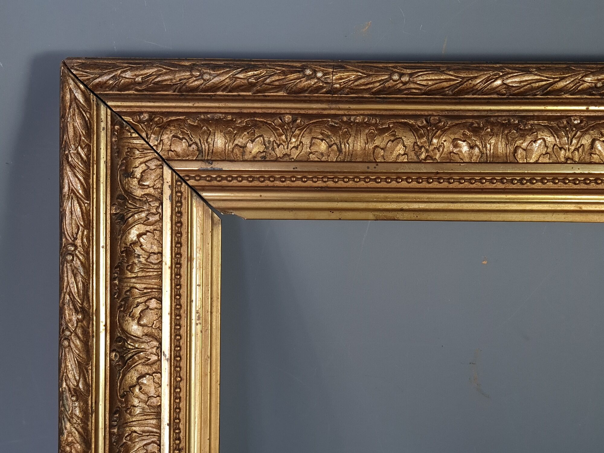 Nineteenth century frame gilded stucco wood 51.5x40 foliage 36.7x25.5 cm SB