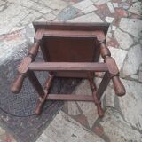 Table bas avec 2 petit tabouret