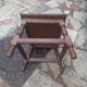 Table bas avec 2 petit tabouret