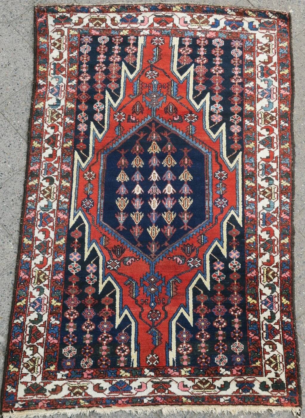 Mid century hand-knotted rug 1960s, 135 cm x 208 cm