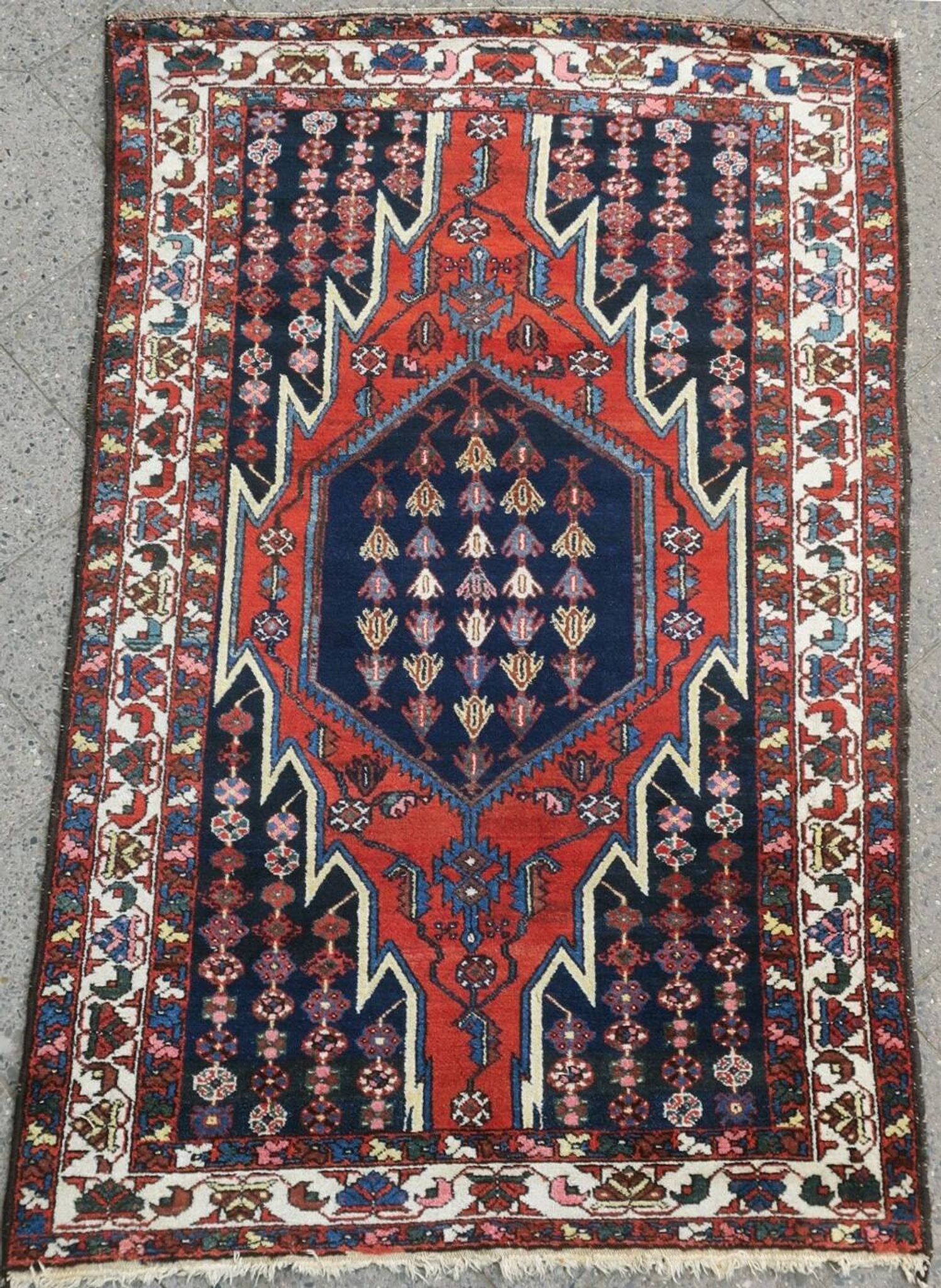 Tapis vintage noué main 1960, 135 cm x 208 cm