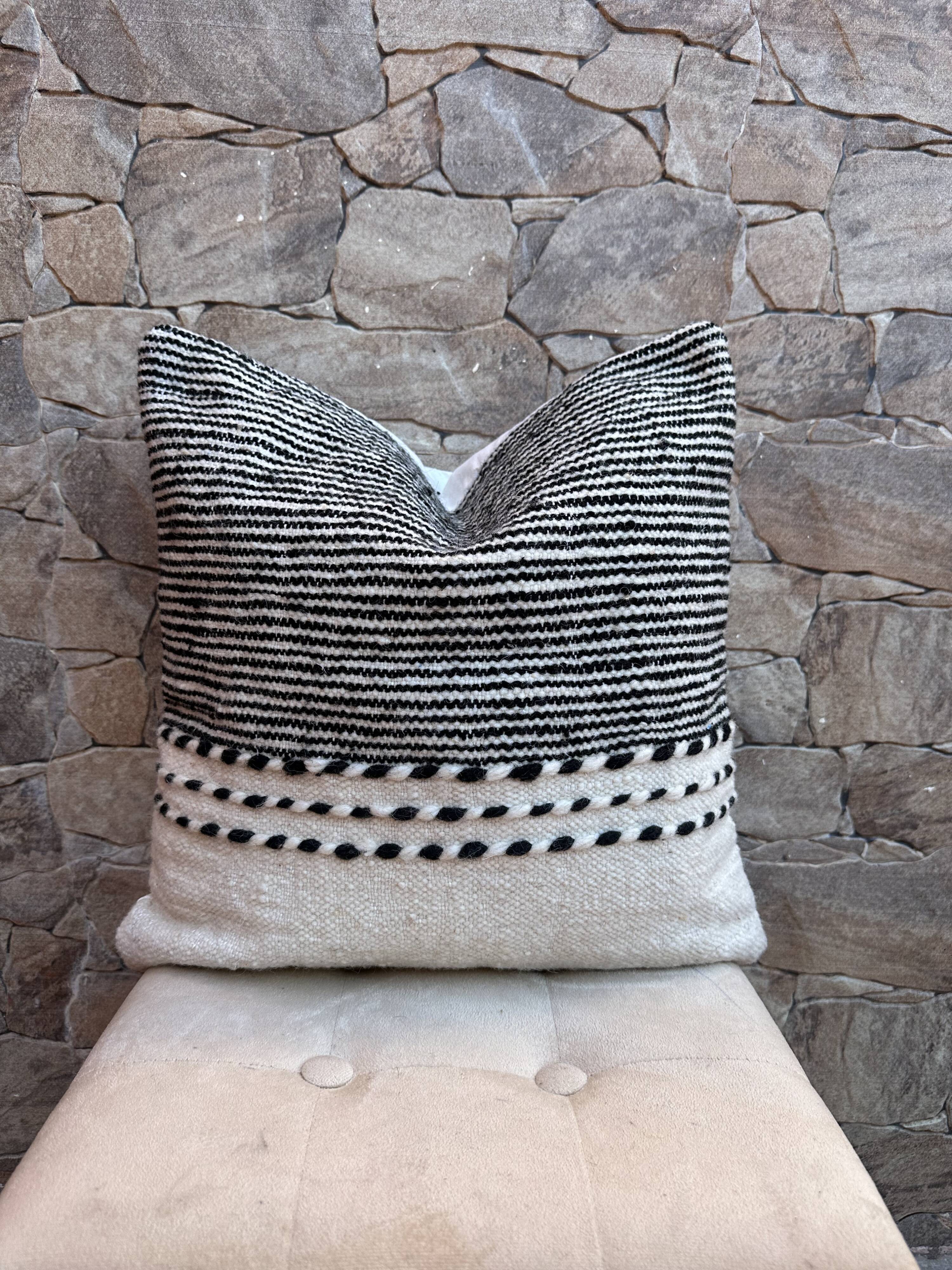 Berber zanafi square cushion cover - handmade - 100% wool and cotton - 45x45cm