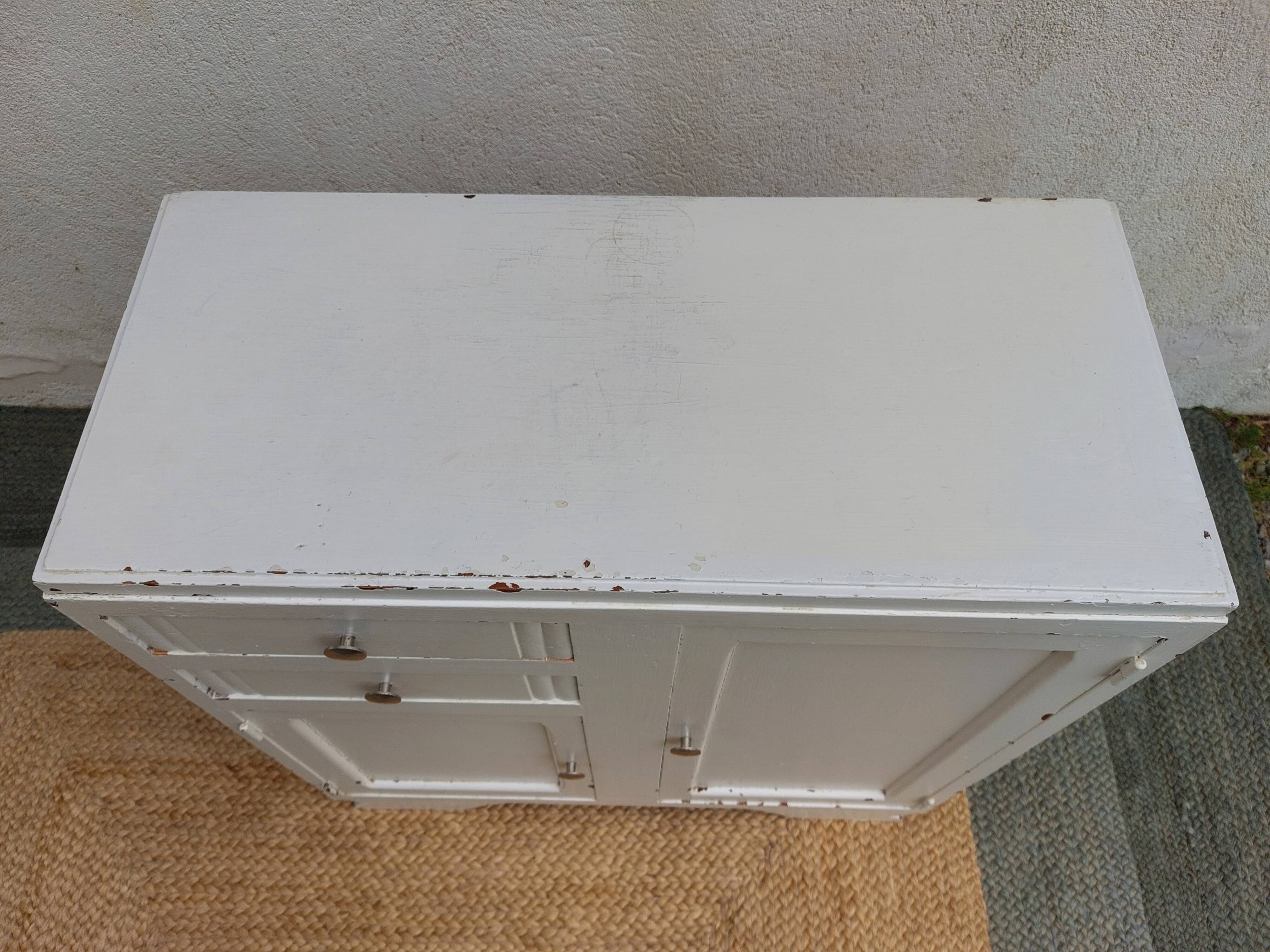 Small white Mado buffet, chippy paint