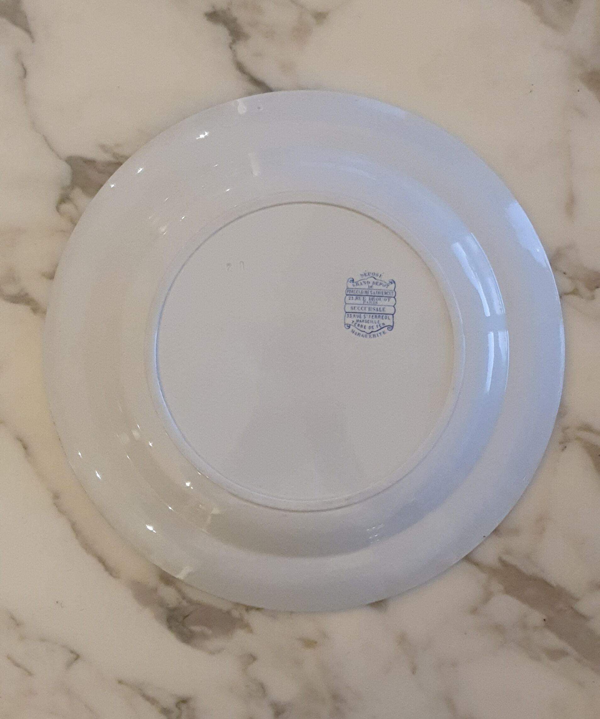 Round dishes Iron Earth