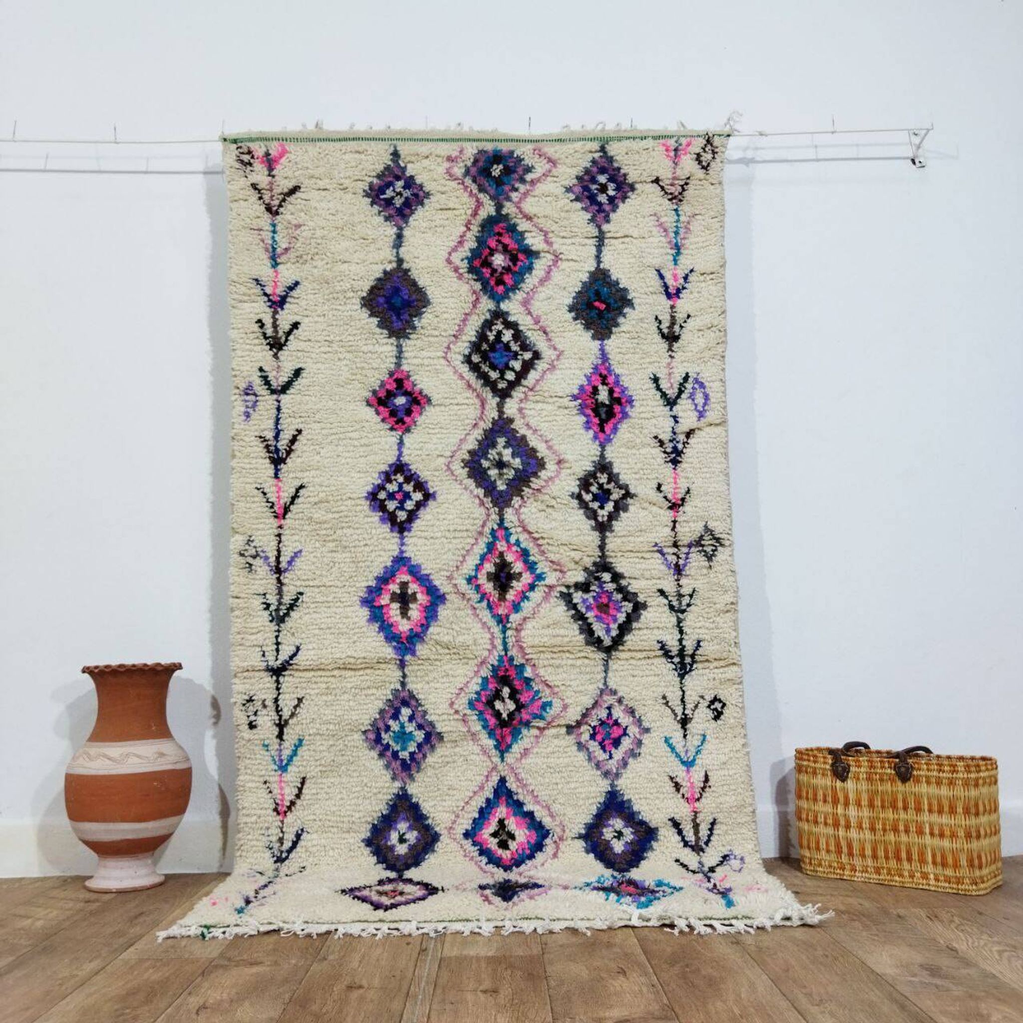 Handmade moroccan berber rug 217 x 117 cm