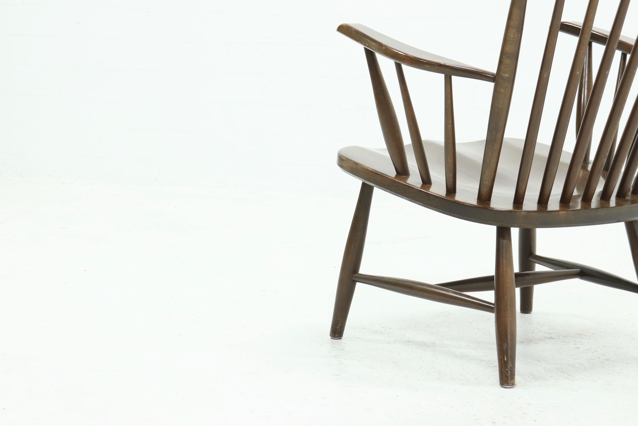 Fauteuil scandinave à dossier fuseau années 1960