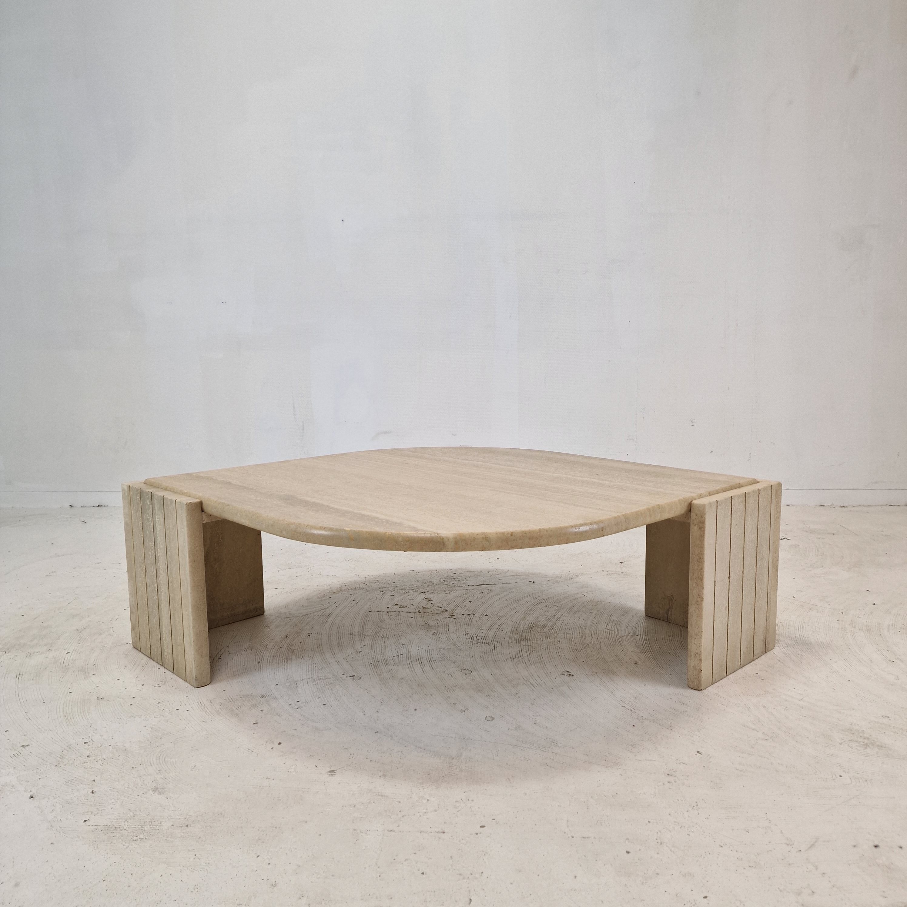 Italian Coffee Table in Travertine, 1980s
