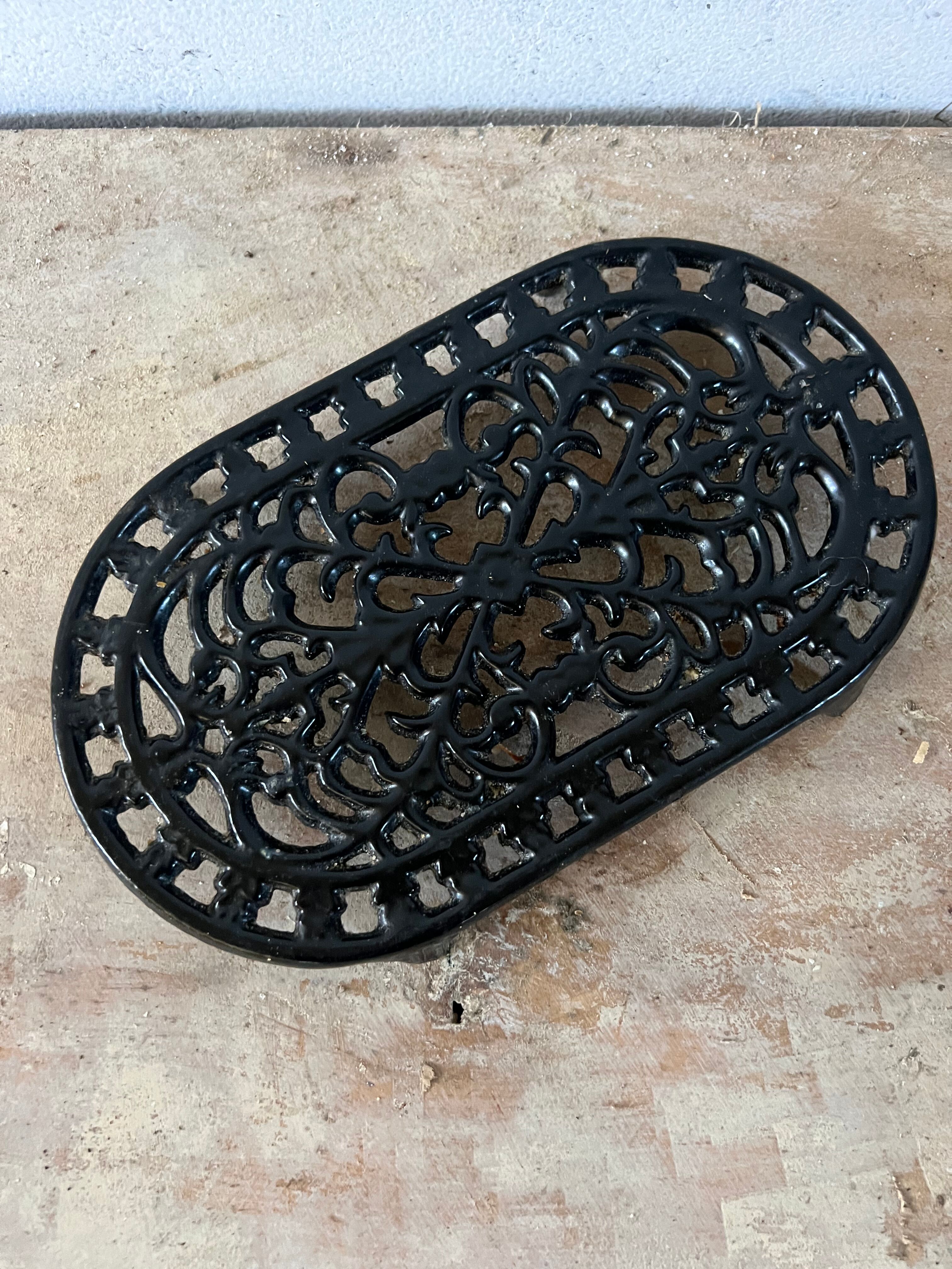 Black cast iron trivets