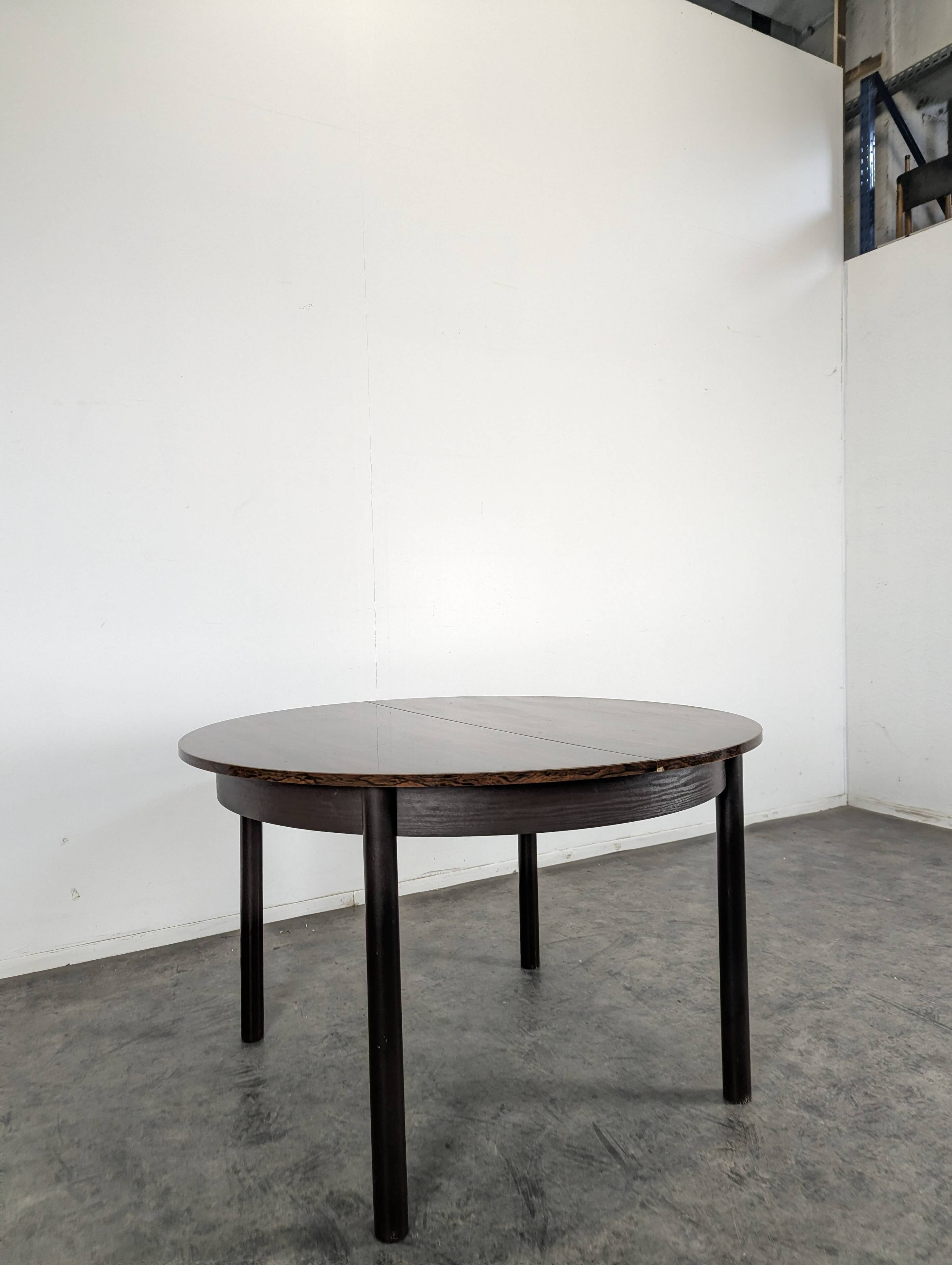 Table scandinave en placage de palissandre à allonge