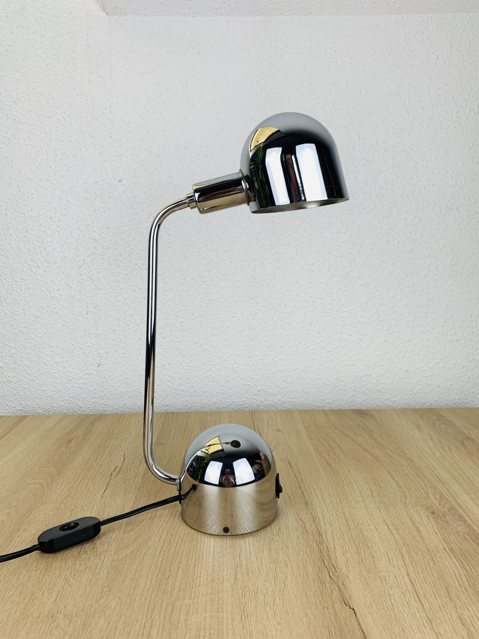 Lampe de bureau orientable chrome années 70