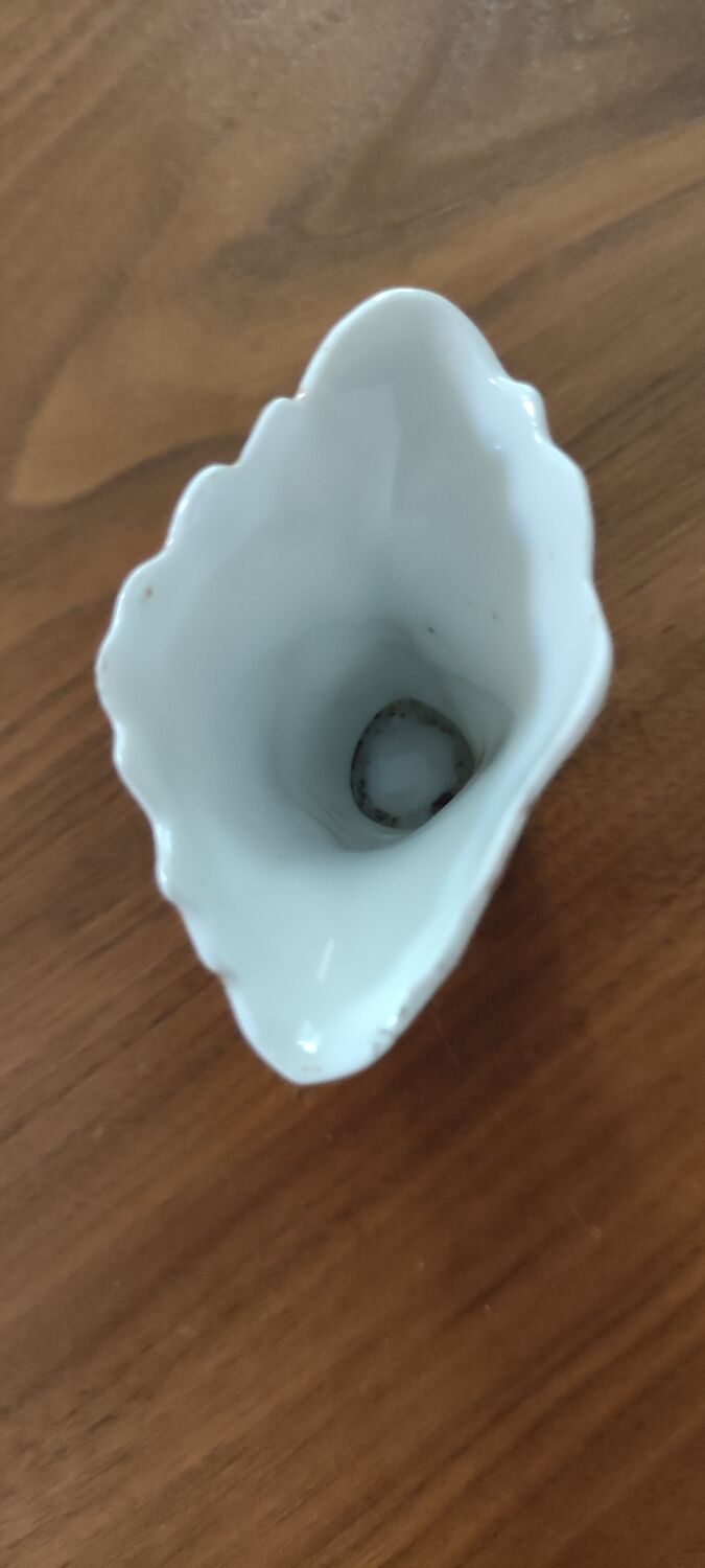 Small wedding vase porcelain of Paris