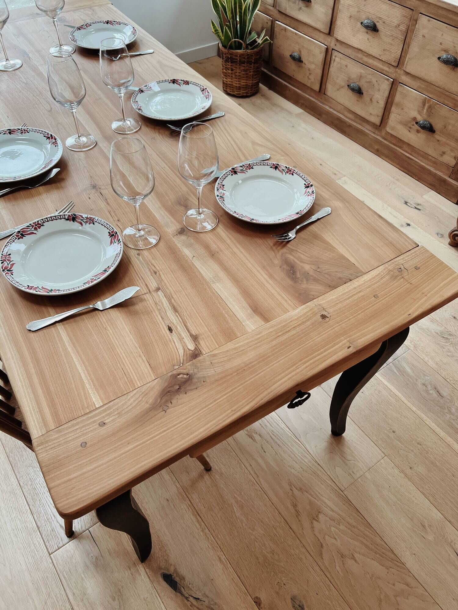 Antique Louis XV table from the 19th century – seats 8-10 people.