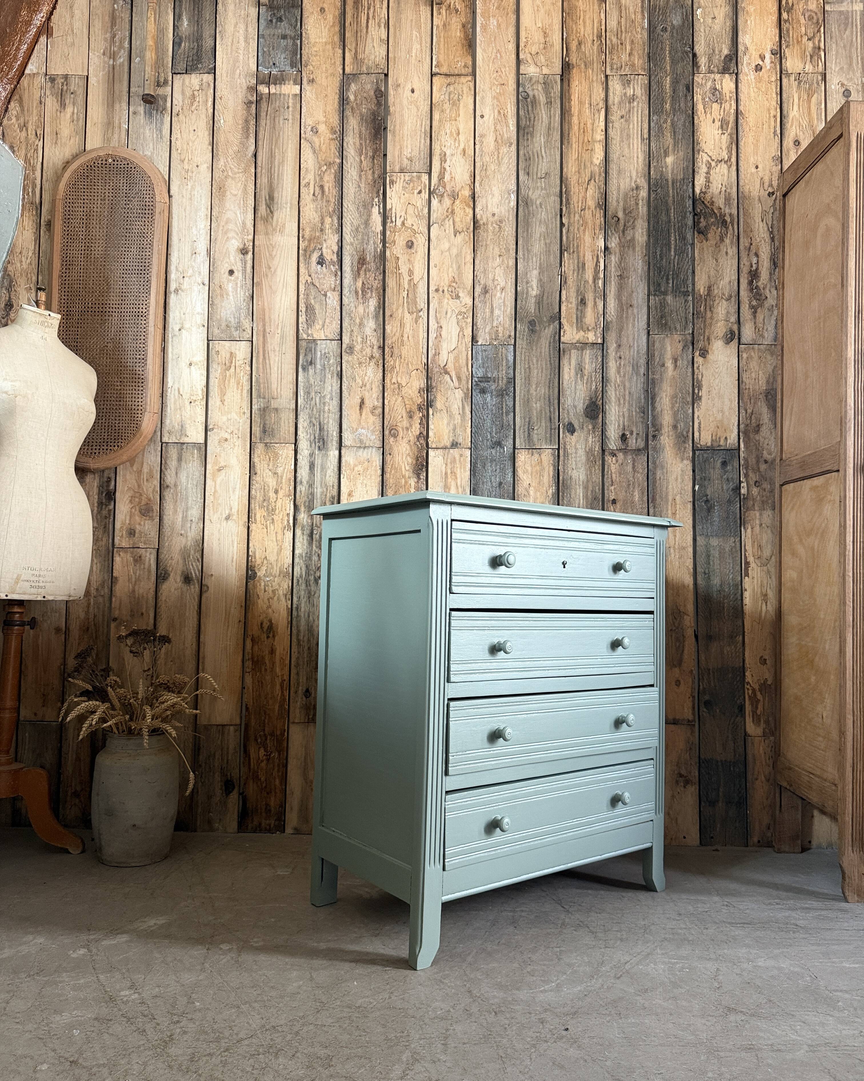 Commode de style Art Déco verte (rénovée)