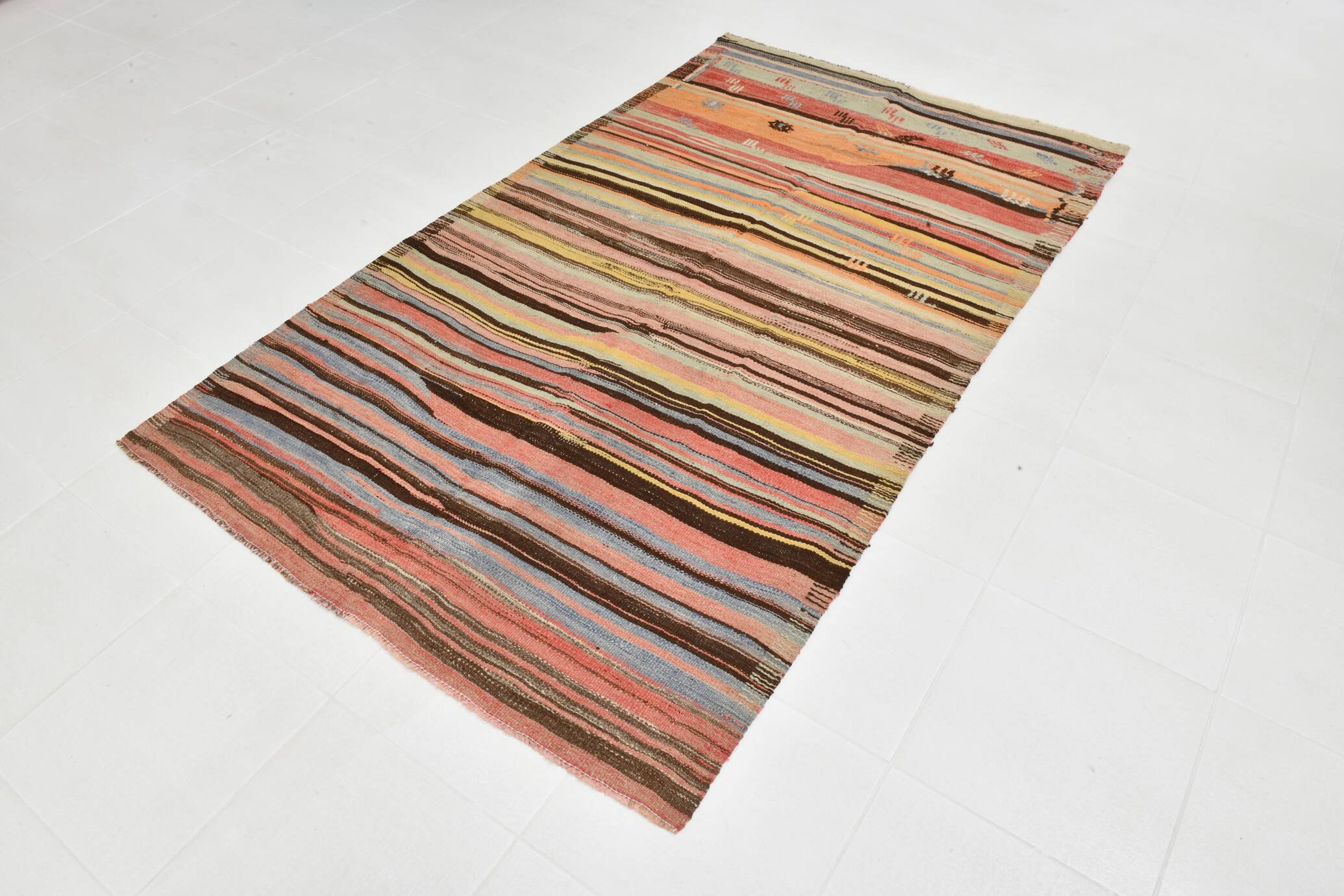 Tapis Kilim rayé rose et orange