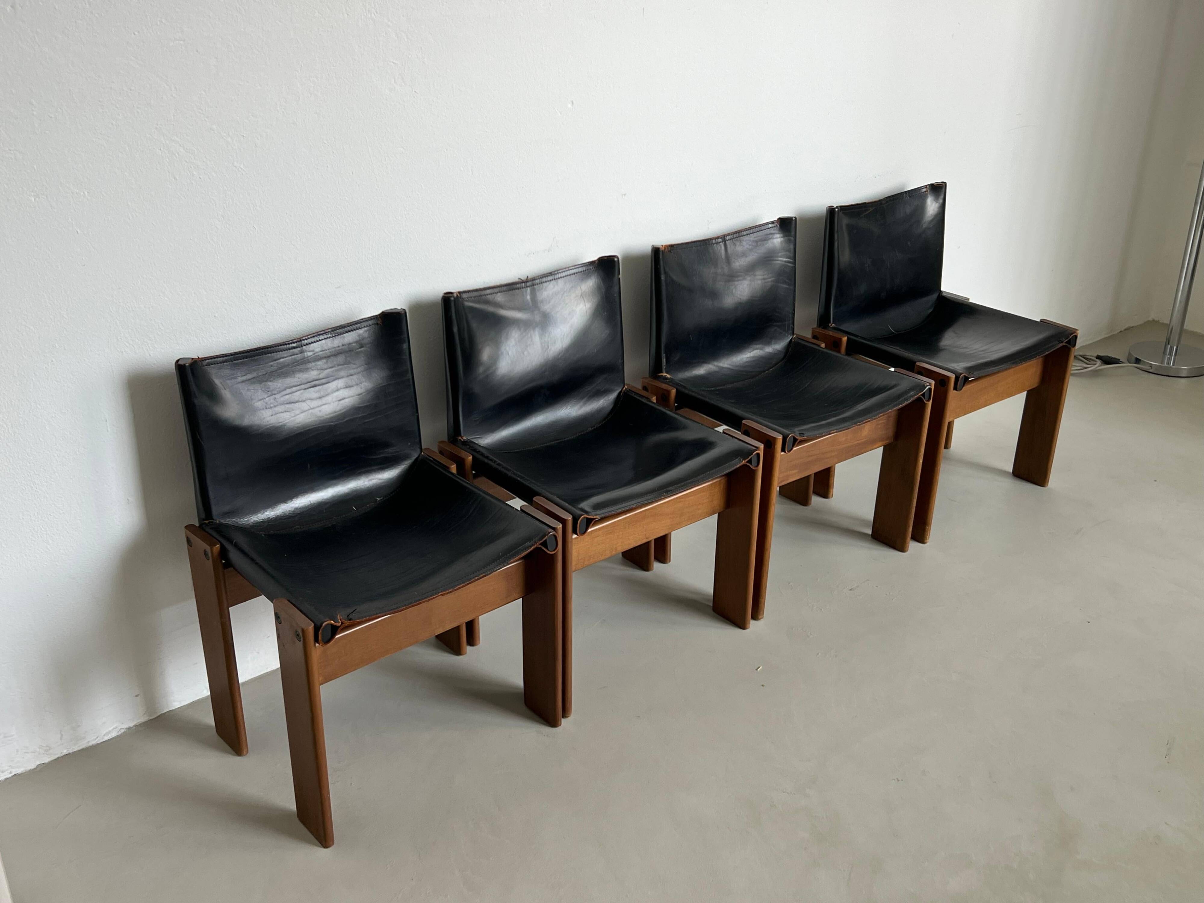 Chaises de salle à manger noires italiennes vintage et de collection par Afra et Tobia Scarpa