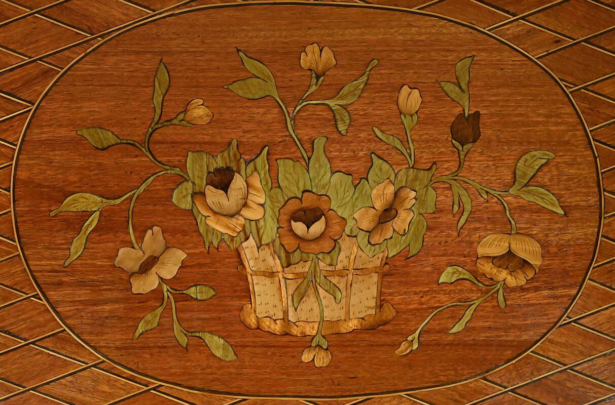Small game table in marquetry, Louis XVI style – early 20th century